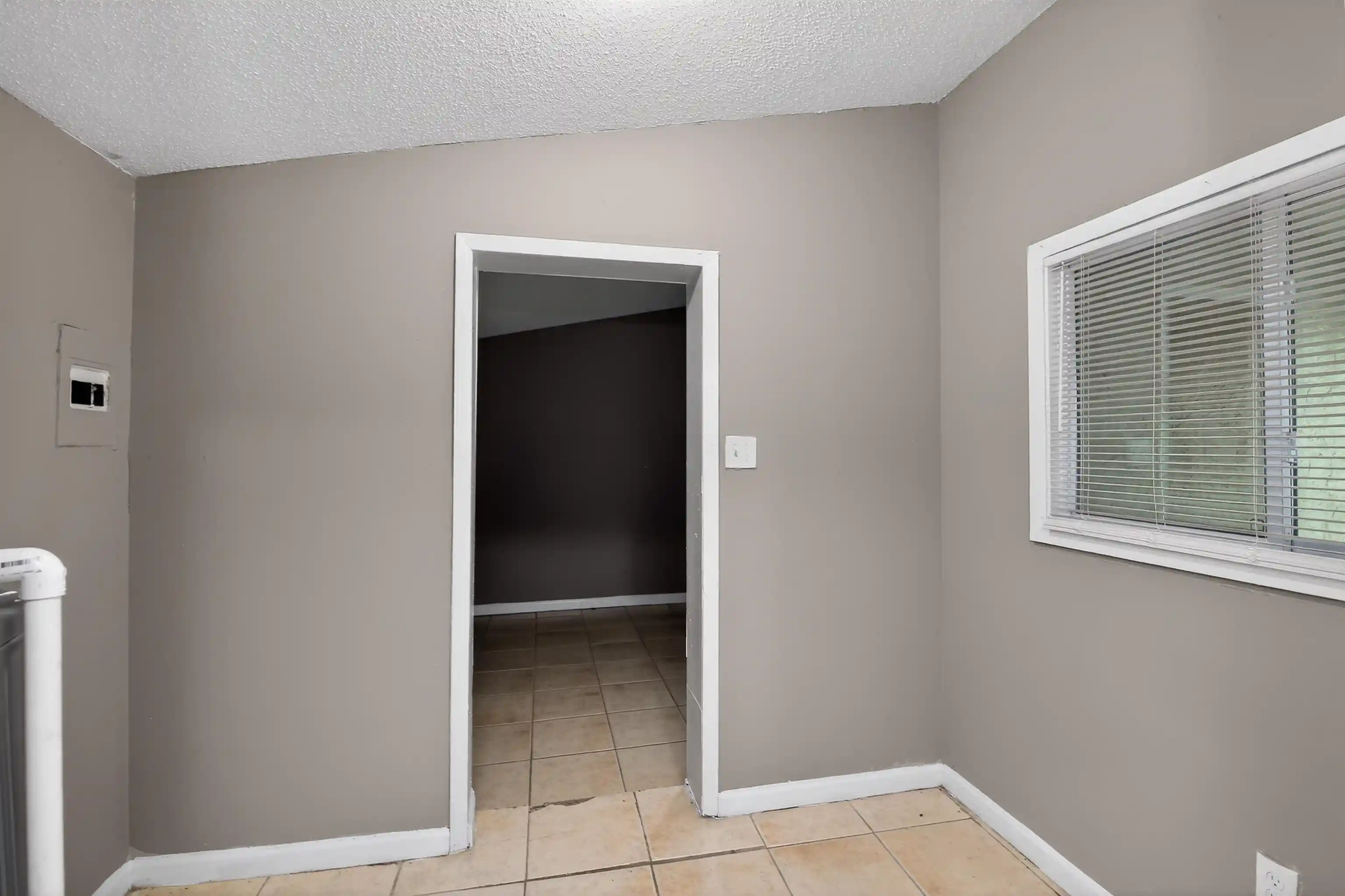Photo 3 of Sale Pending at 564 Hemsley Ave, Memphis, TN 38109 | MLS# 10223255 | Listing updated on 2026-10-08
