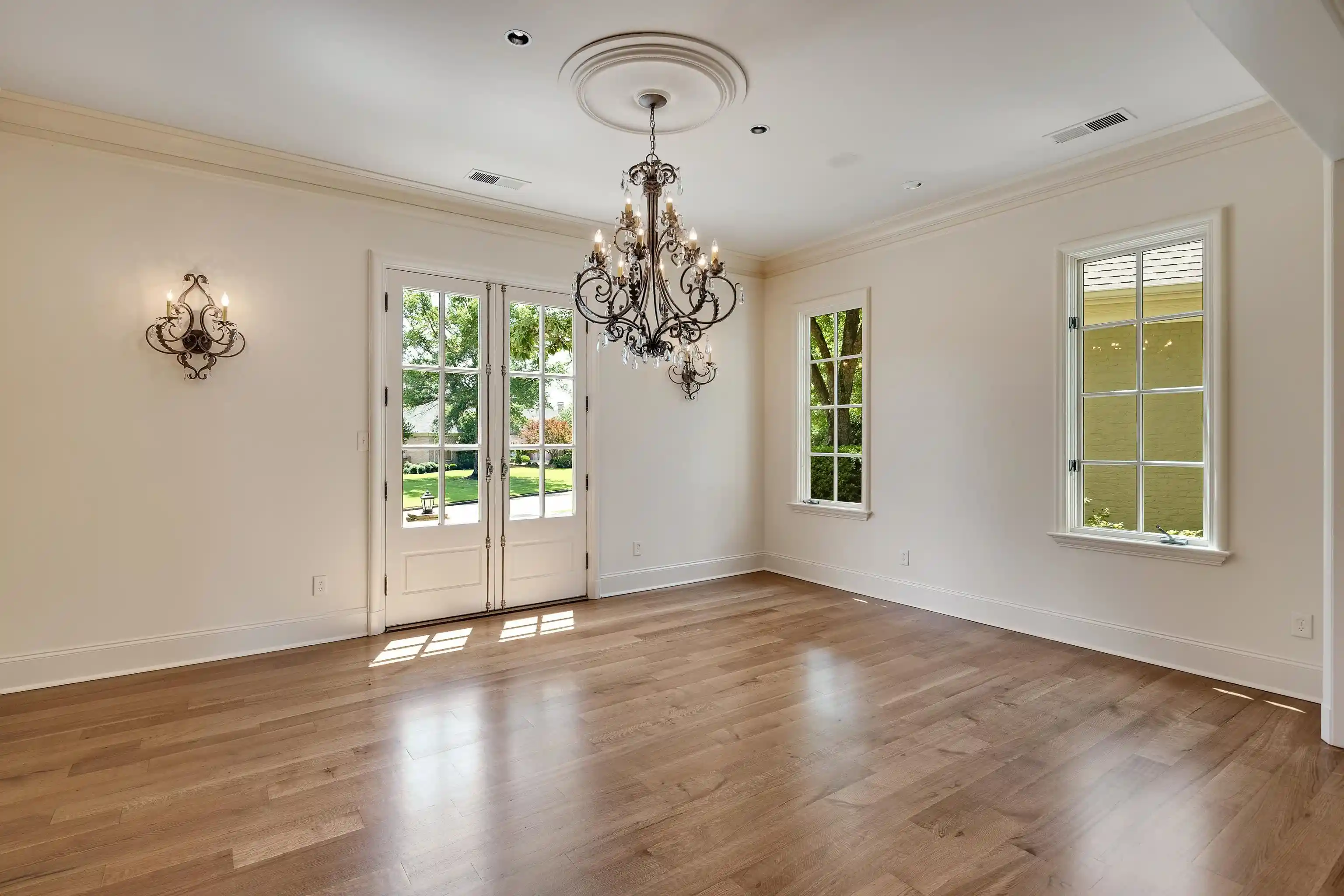 Photo 3 of Mansion for sale at 9320 Gwynn Holw Cv, Germantown, TN 38139 | MLS# 10223273 | Listing updated on 2026-08-13