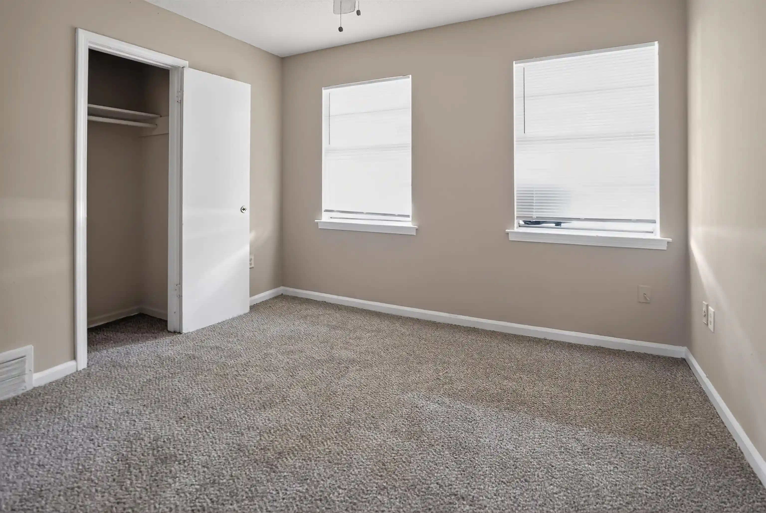 Photo 3 of Single family home for sale at 4530 Spring Valley Dr, Memphis, TN 38128 | MLS# 10223282 | Listing updated on 2026-09-11