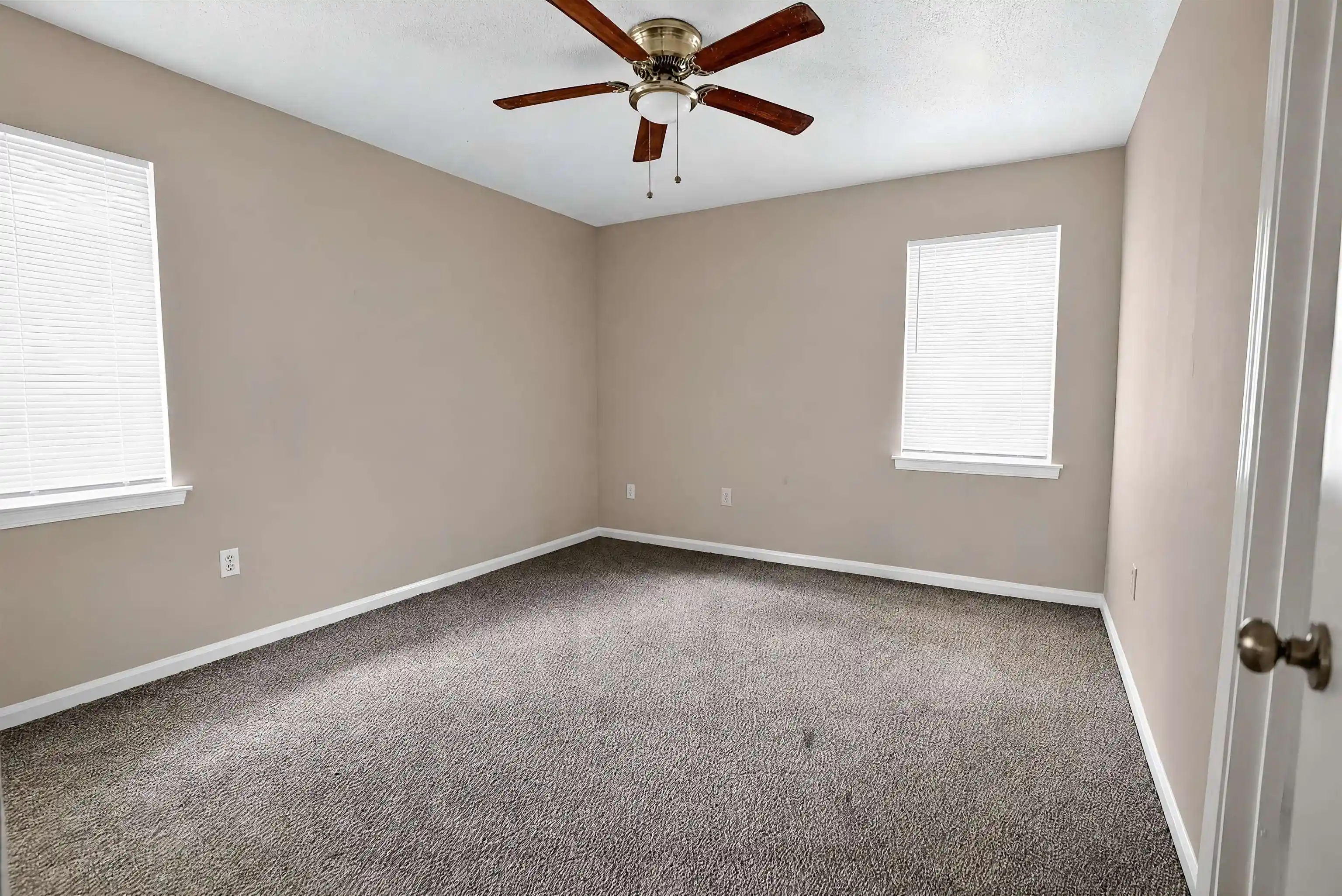 Photo 15 of Sale Pending at 4530 Spring Valley Dr, Memphis, TN 38128 | MLS# 10223282 | Listing updated on 2026-10-06