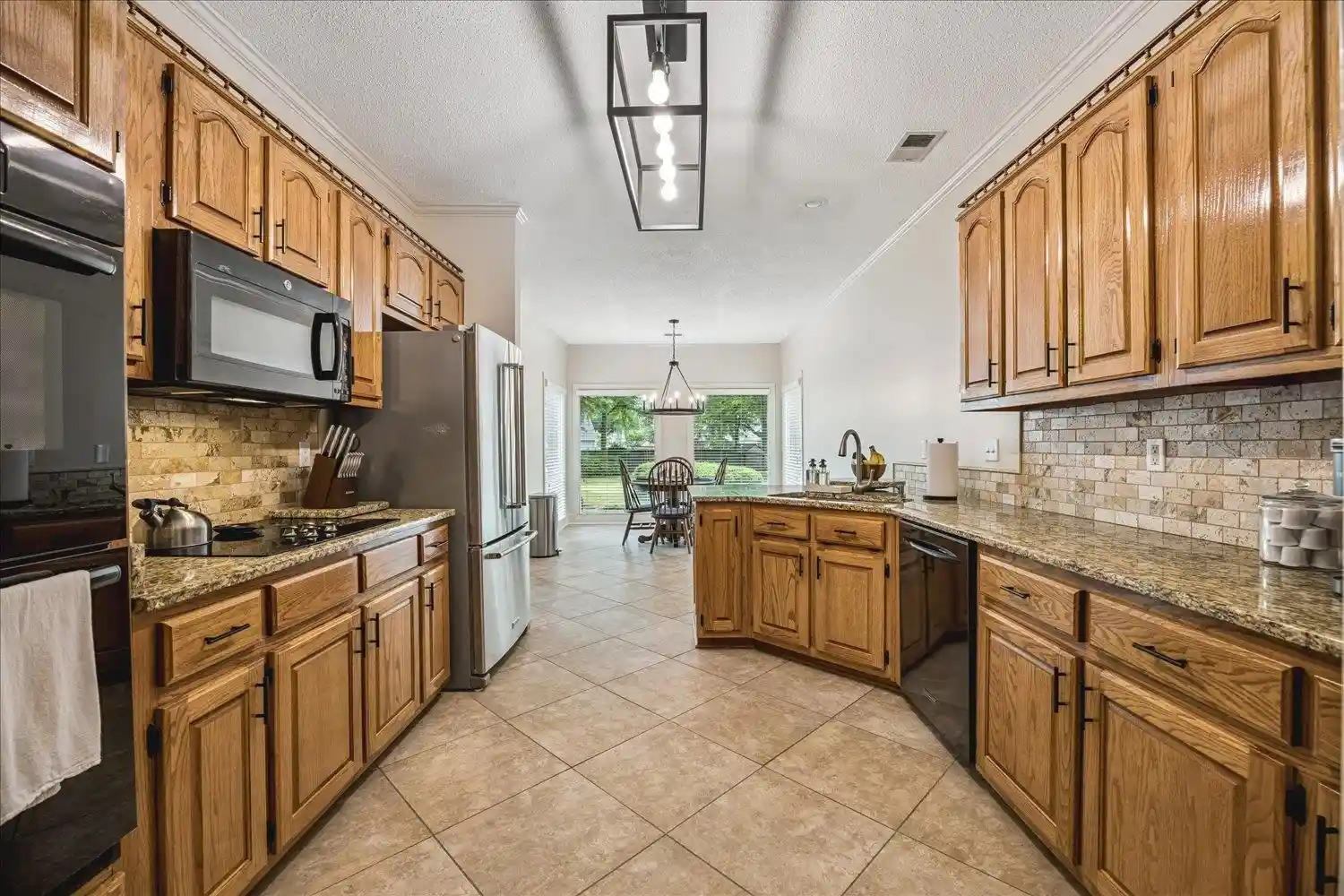 Photo 2 of Sale Pending at 643 Wood Valley Dr, Collierville, TN 38017 | MLS# 10223295 | Listing updated on 2026-09-15