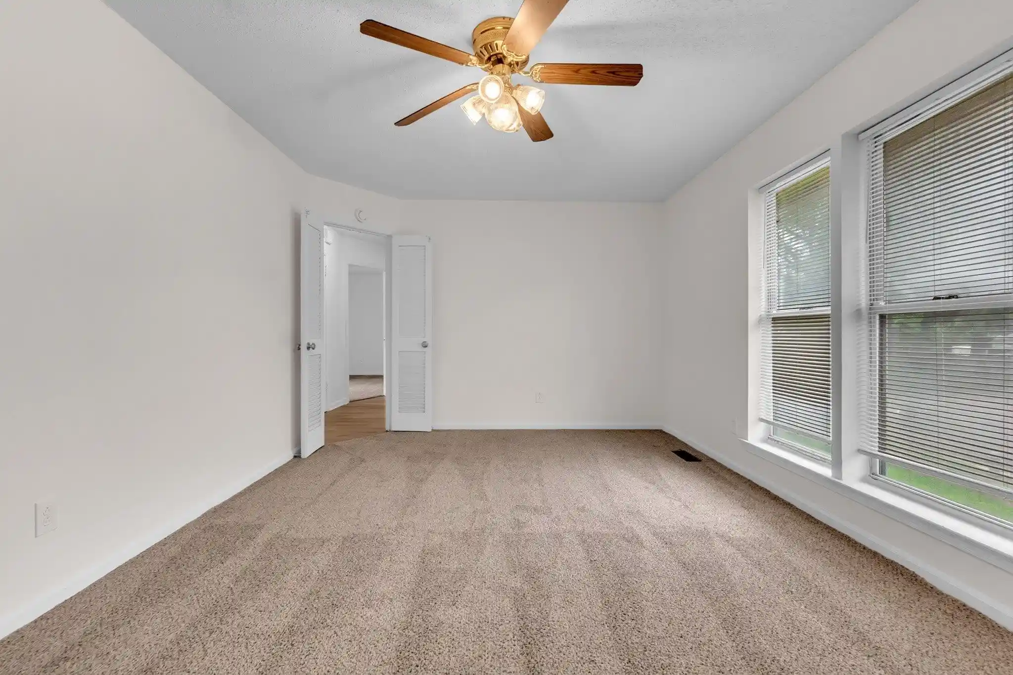 Photo 3 of Sale Pending at 2930 Cherry Rd, Memphis, TN 38118 | MLS# 10223320 | Listing updated on 2026-08-01