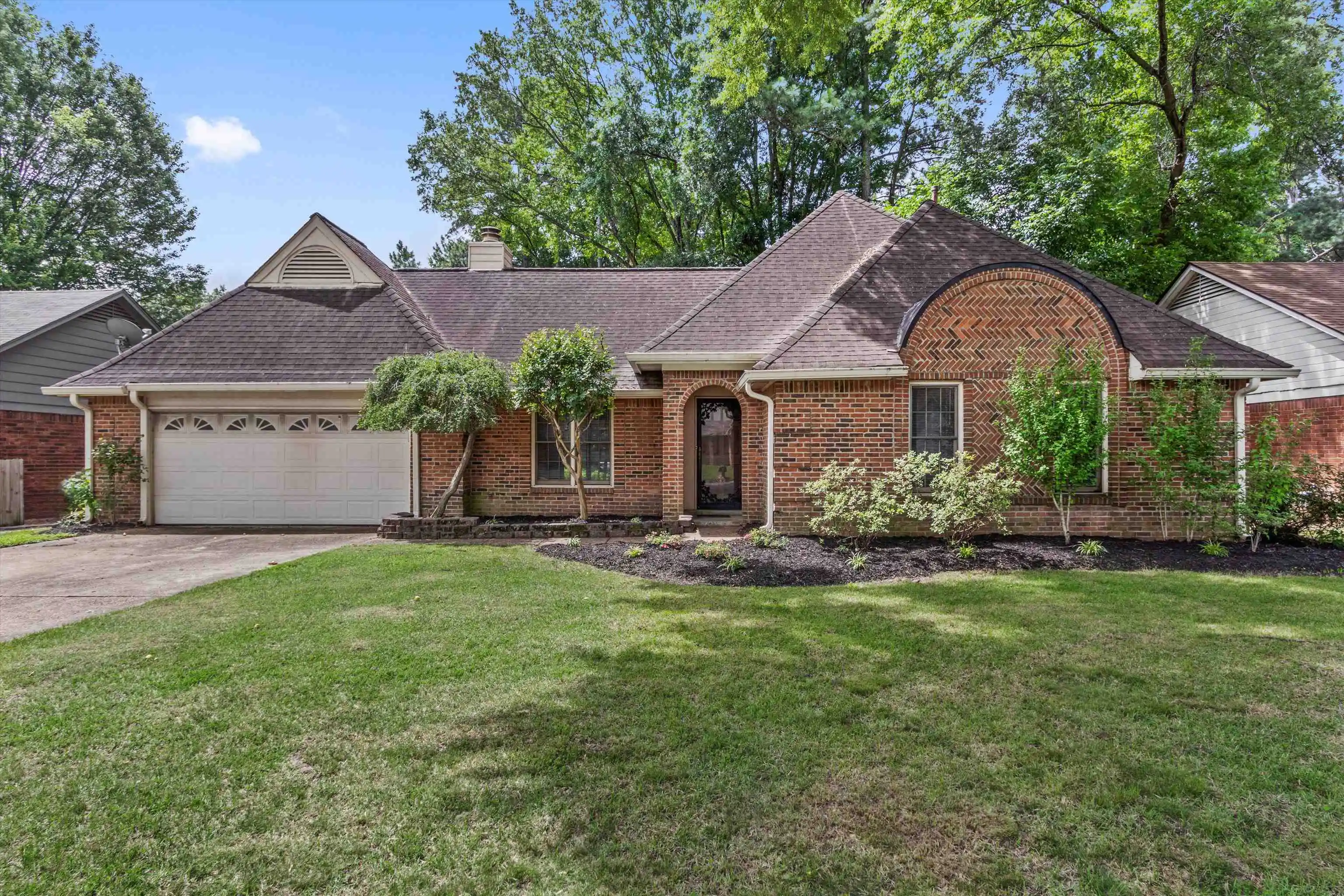 Photo 1 of Sale Pending at 7009 Rocky Crk Dr, Memphis, TN 38125 | MLS# 10223349 | Listing updated on 2026-09-04
