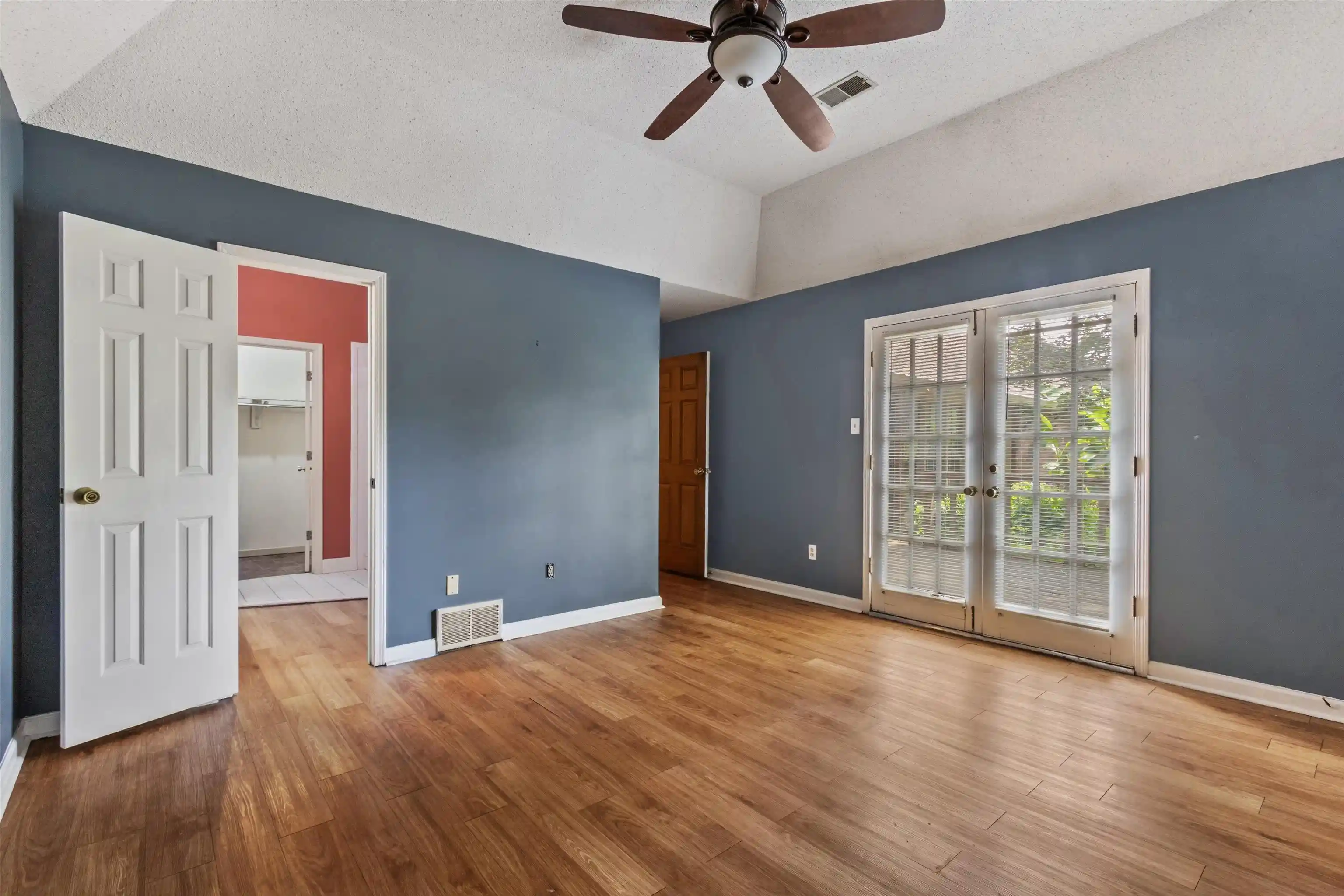 Photo 3 of Sale Pending at 7009 Rocky Crk Dr, Memphis, TN 38125 | MLS# 10223349 | Listing updated on 2026-09-04