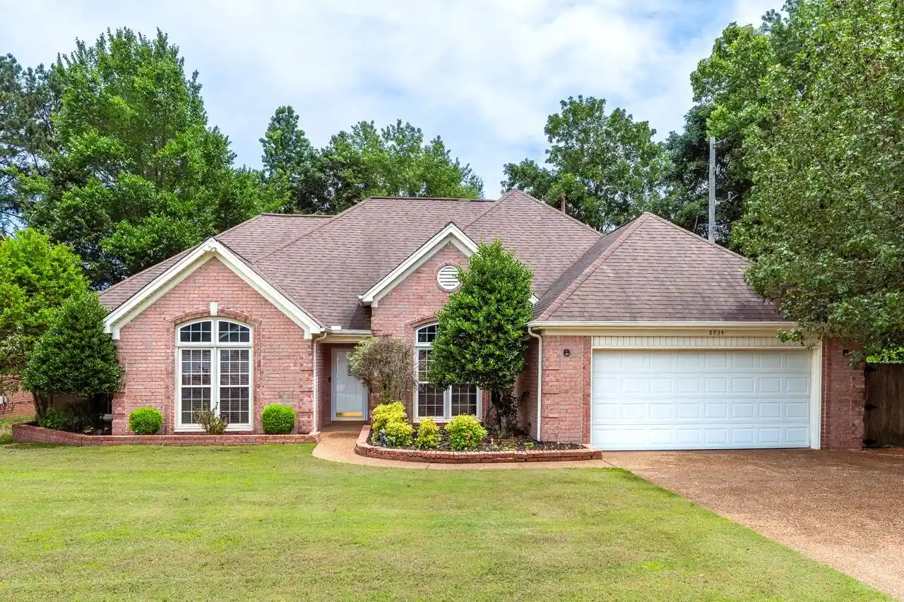 Photo 1 of Sale Pending at 8934 Forest Breeze Dr, Cordova, TN 38018 | MLS# 10223383 | Listing updated on 2026-10-08