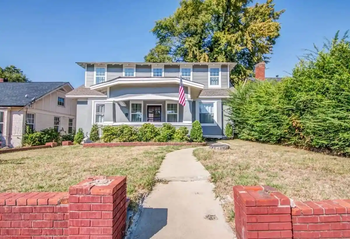 Photo 1 of Single family home for sale at 1712 Glenview Ave, Memphis, TN 38106 | MLS# 10223404 | Listing updated on 2026-09-07