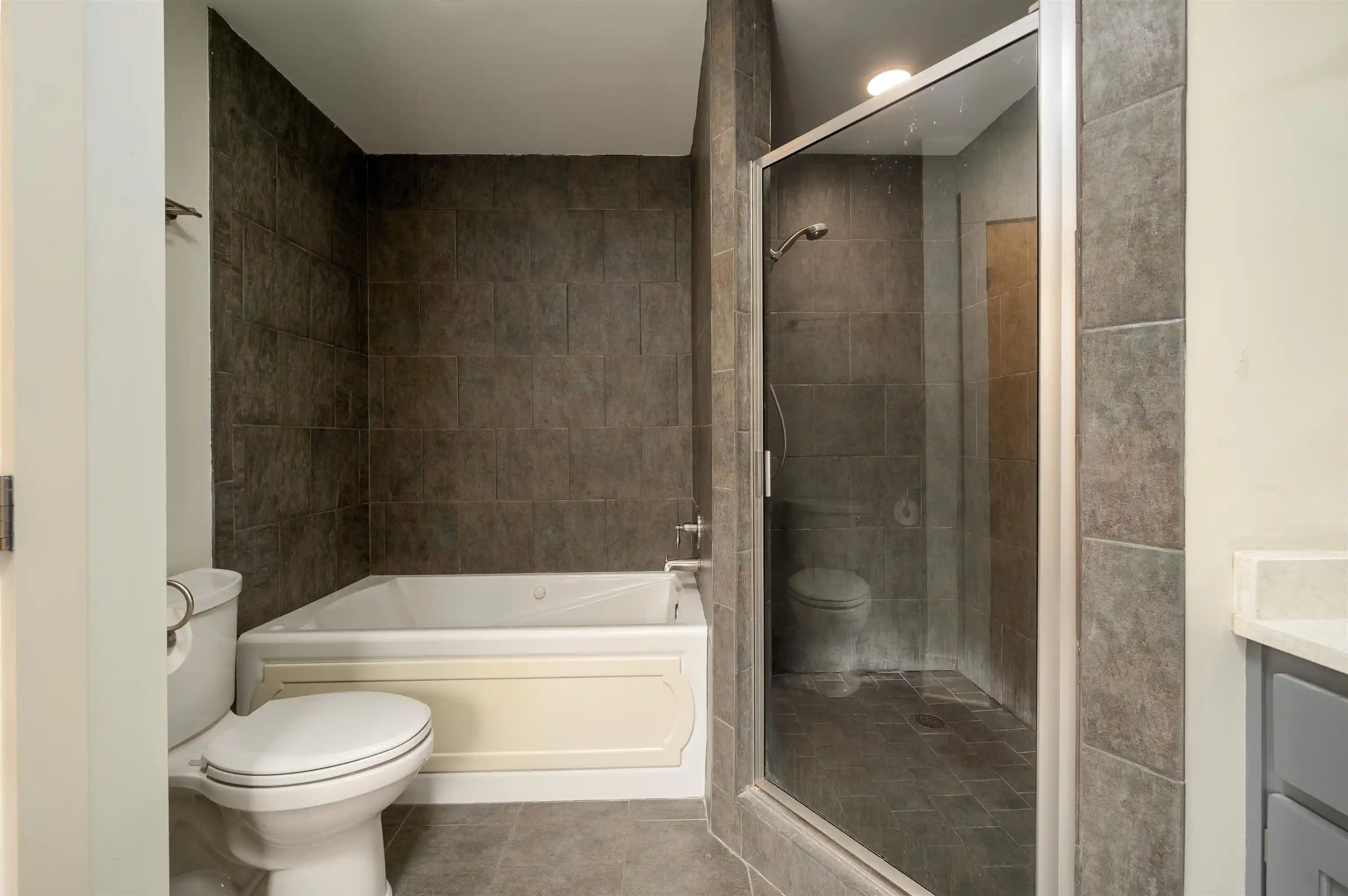 Listing Photo 4 - Condo for sale in building located at 137 G E Patterson Ave, Memphis, TN 38103 - Unit #303