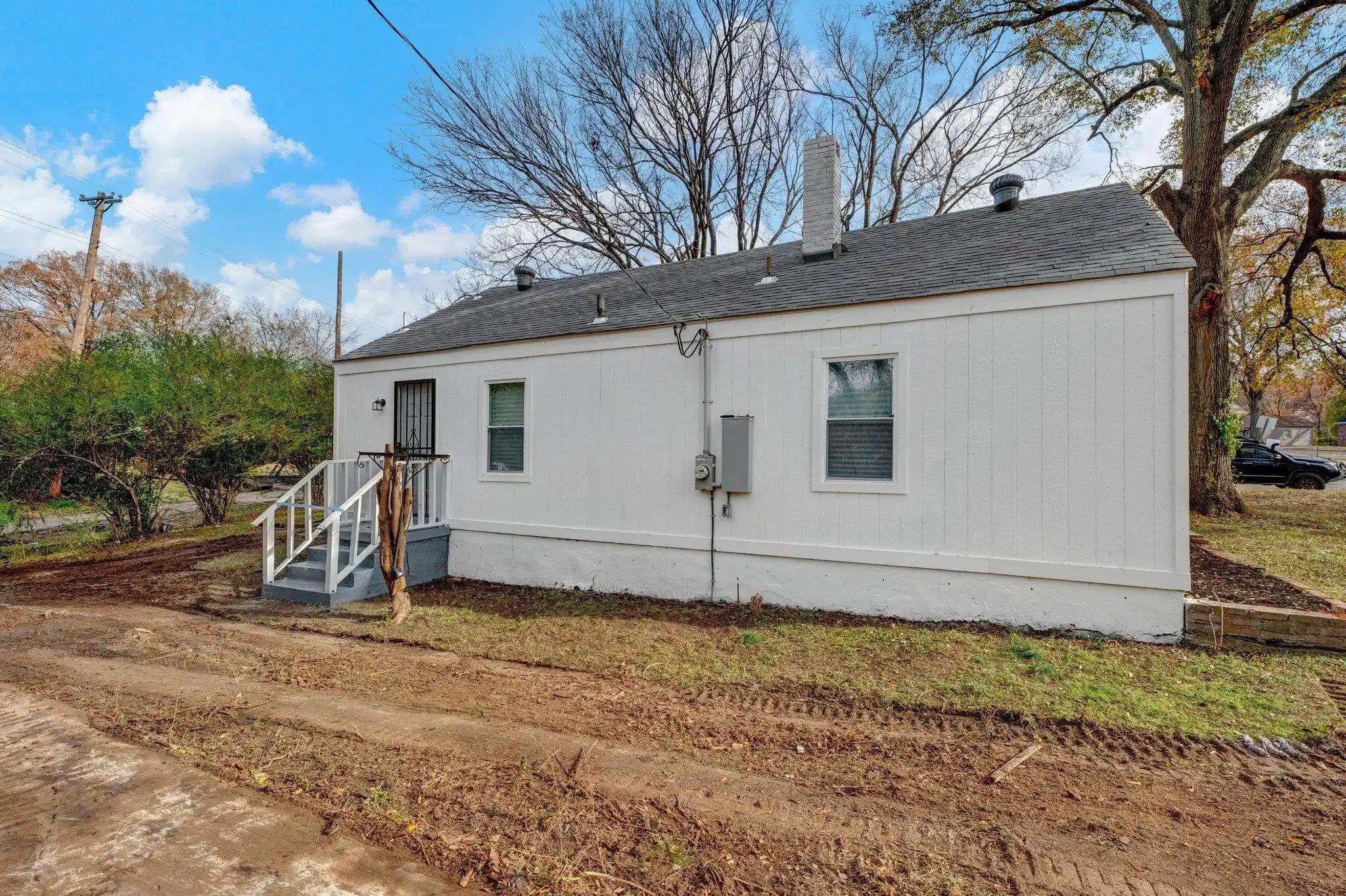 Photo 3 of Single family home for sale at 1681 Shadowlawn Blvd, Memphis, TN 38106 | MLS# 10223495 | Listing updated on 2026-06-09