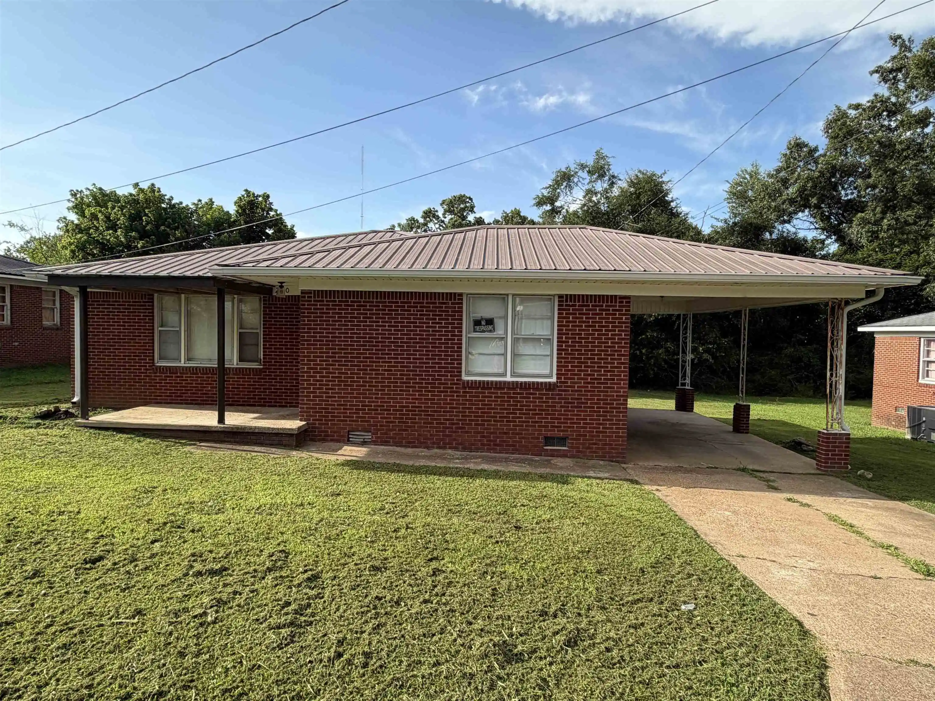 Homes for sale in Savannah, TN | 200 Jw Davis Dr, Savannah, TN 38372 | MLS# 10223534