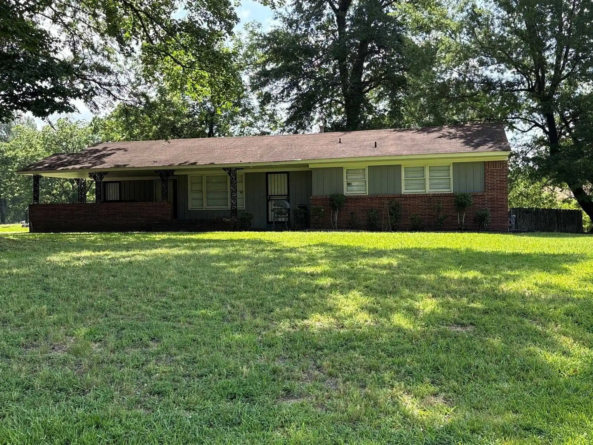 Single family home for sale at 377 Parkdale Dr, Memphis, TN 38109 | MLS# 10223539