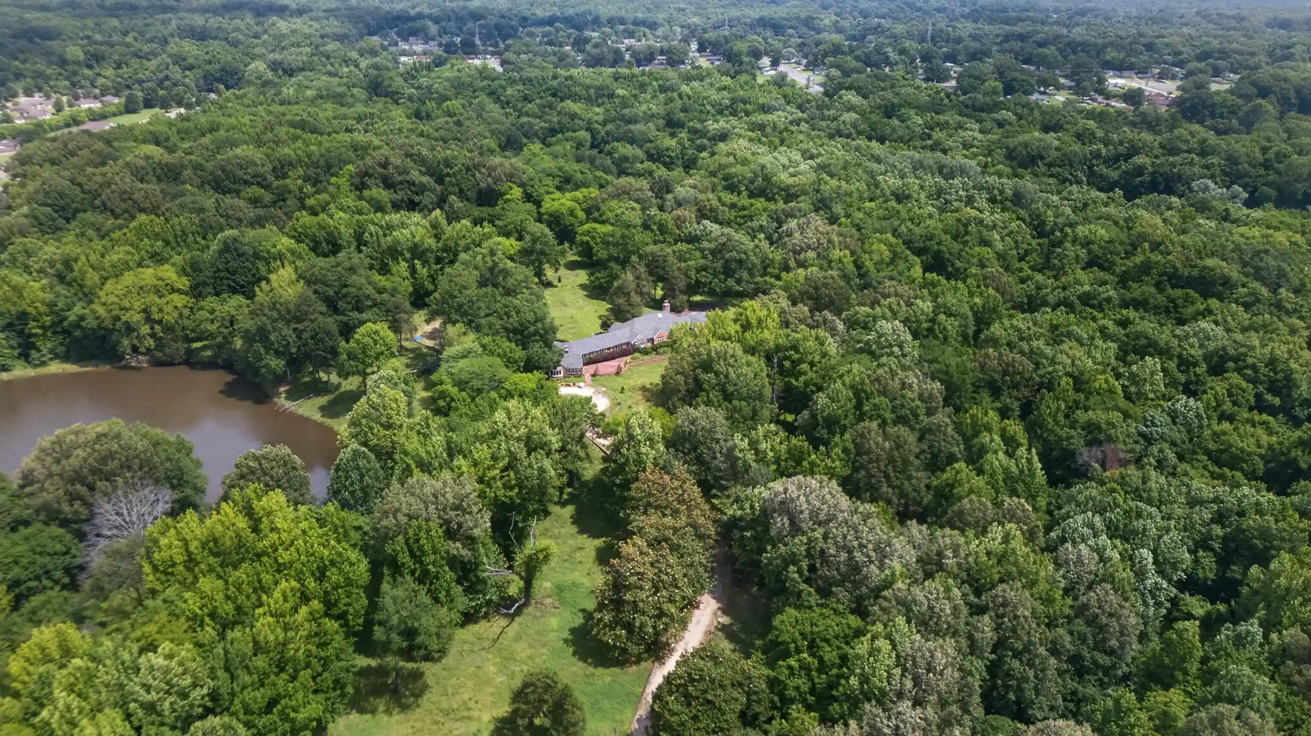 39th image of 530 W Raines Rd, Memphis, TN 38109 | MLS# 10223571