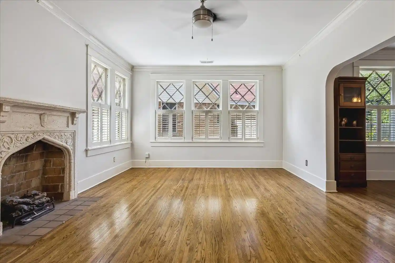 Photo 2 of Single family home for sale at 2126 University Cir, Memphis, TN 38112 | MLS# 10223576 | Listing updated on 2026-08-26