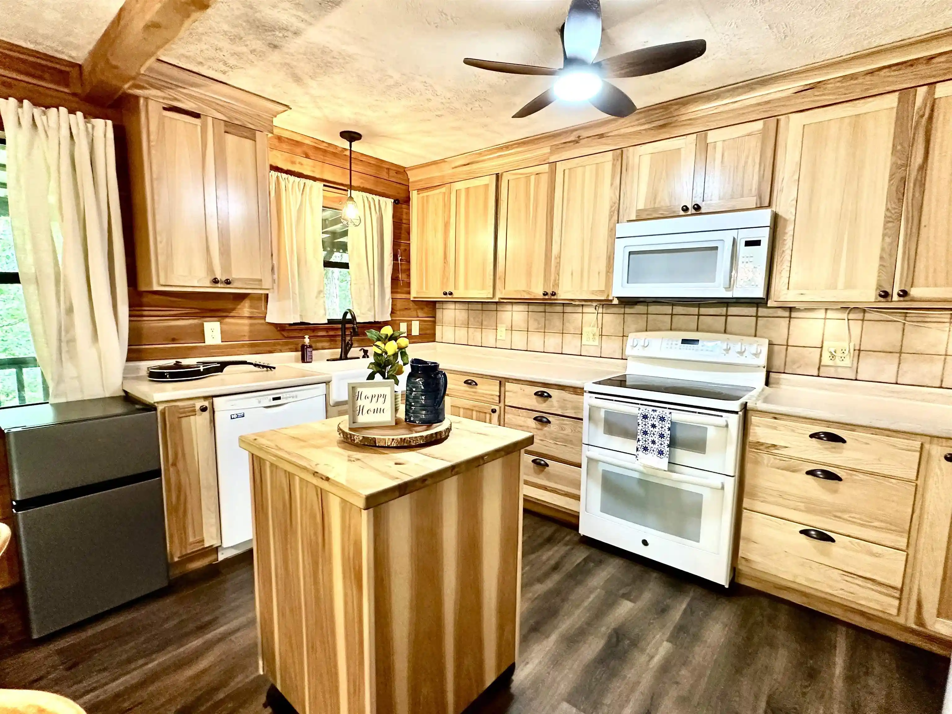 Photo 3 of Single family home for sale at 25 Kerr Ln, Savannah, TN 38372 | MLS# 10223584 | Listing updated on 2026-07-28