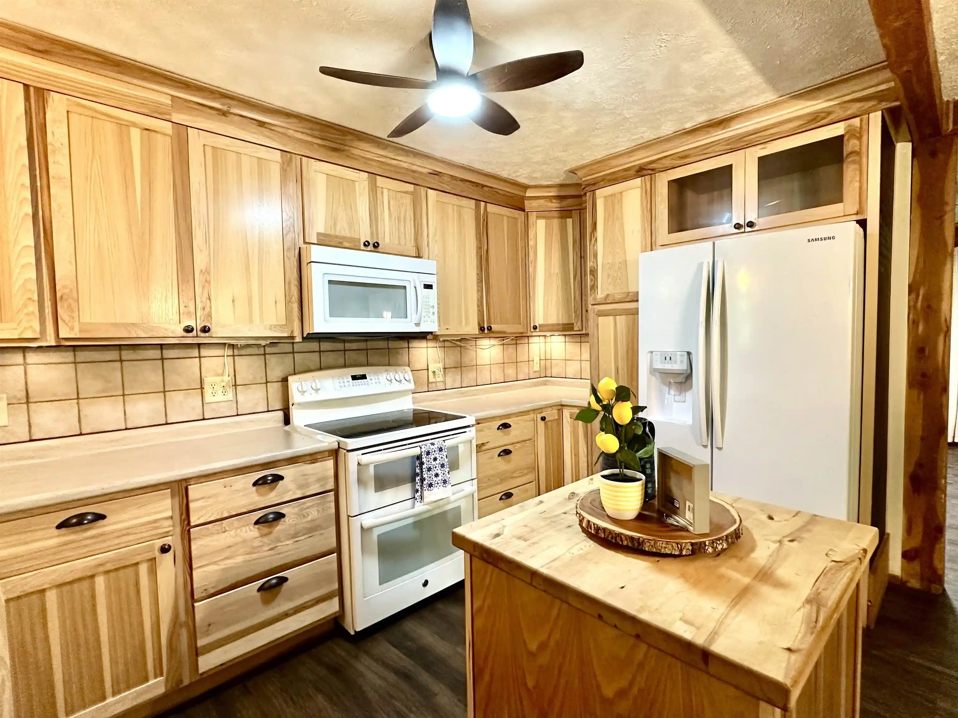 Photo 3 of Single family home for sale at 25 Kerr Ln, Savannah, TN 38372 | MLS# 10223584 | Listing updated on 2026-07-28