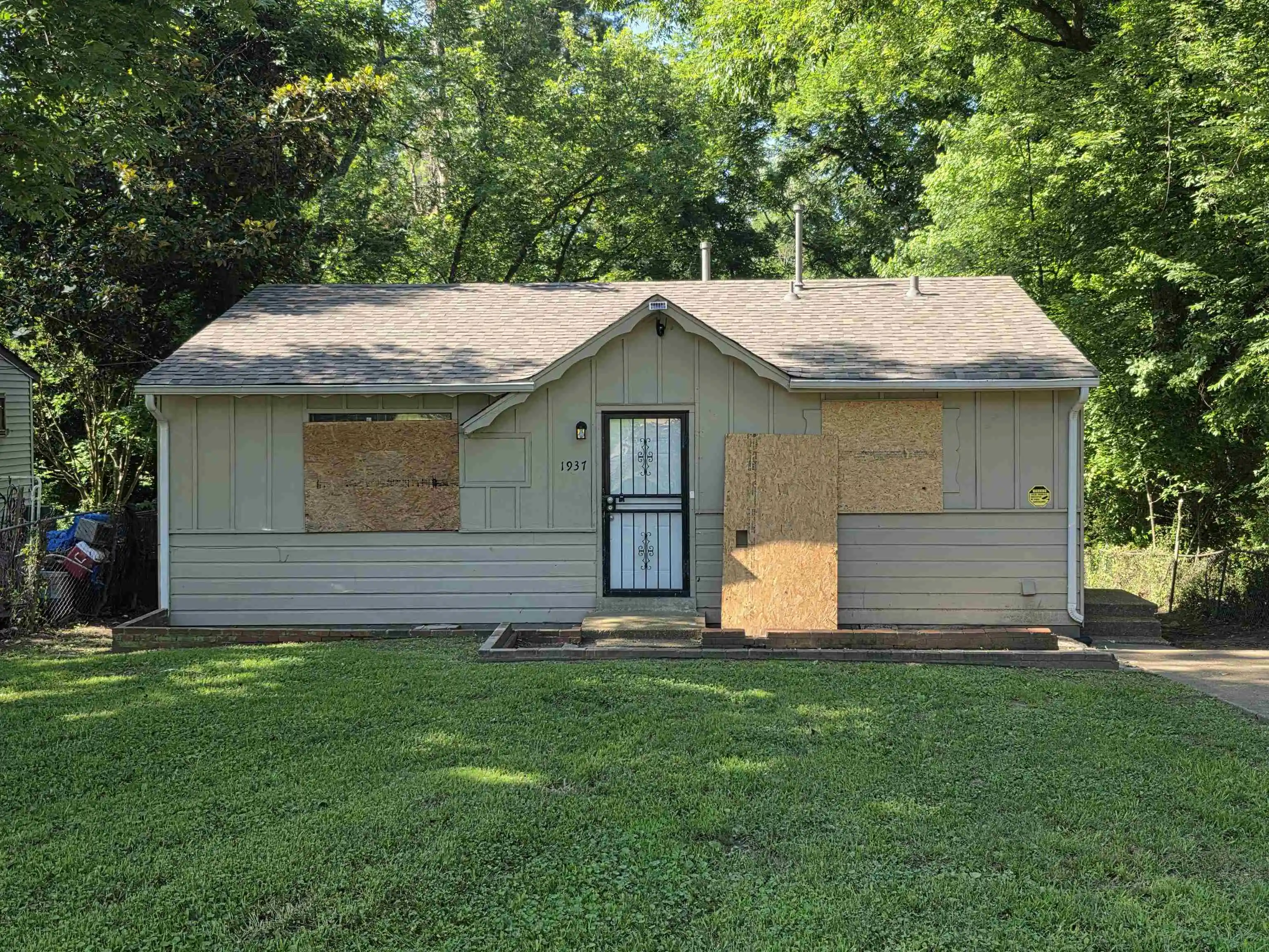 Photo 1 of Single family home for sale at 1937 Pinedale Ave, Memphis, TN 38127 | MLS# 10223670 | Listing updated on 2026-09-21