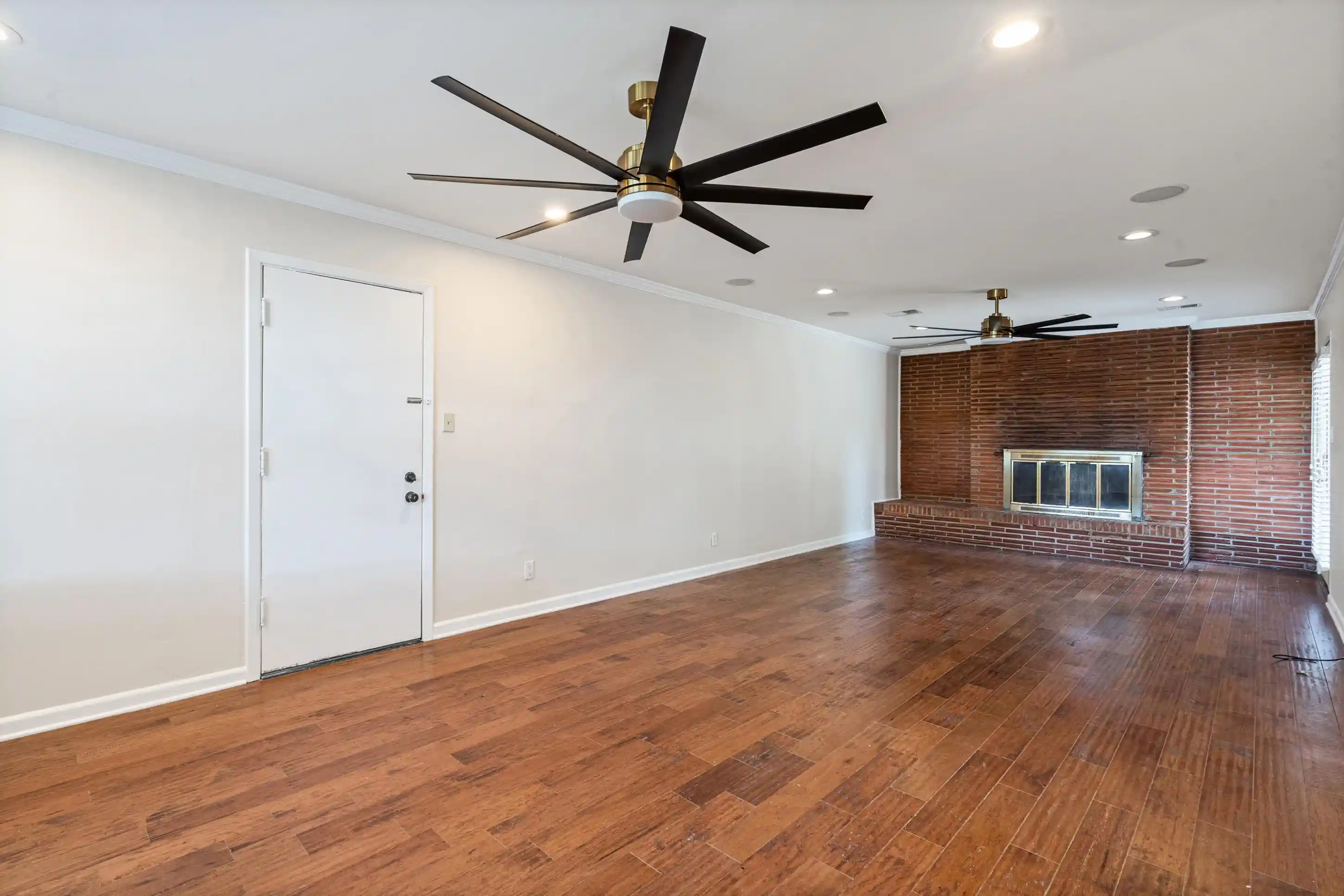 Photo 3 of Single family home for sale at 3456 Walnut Grv Rd, Memphis, TN 38111 | MLS# 10223691 | Listing updated on 2026-09-22
