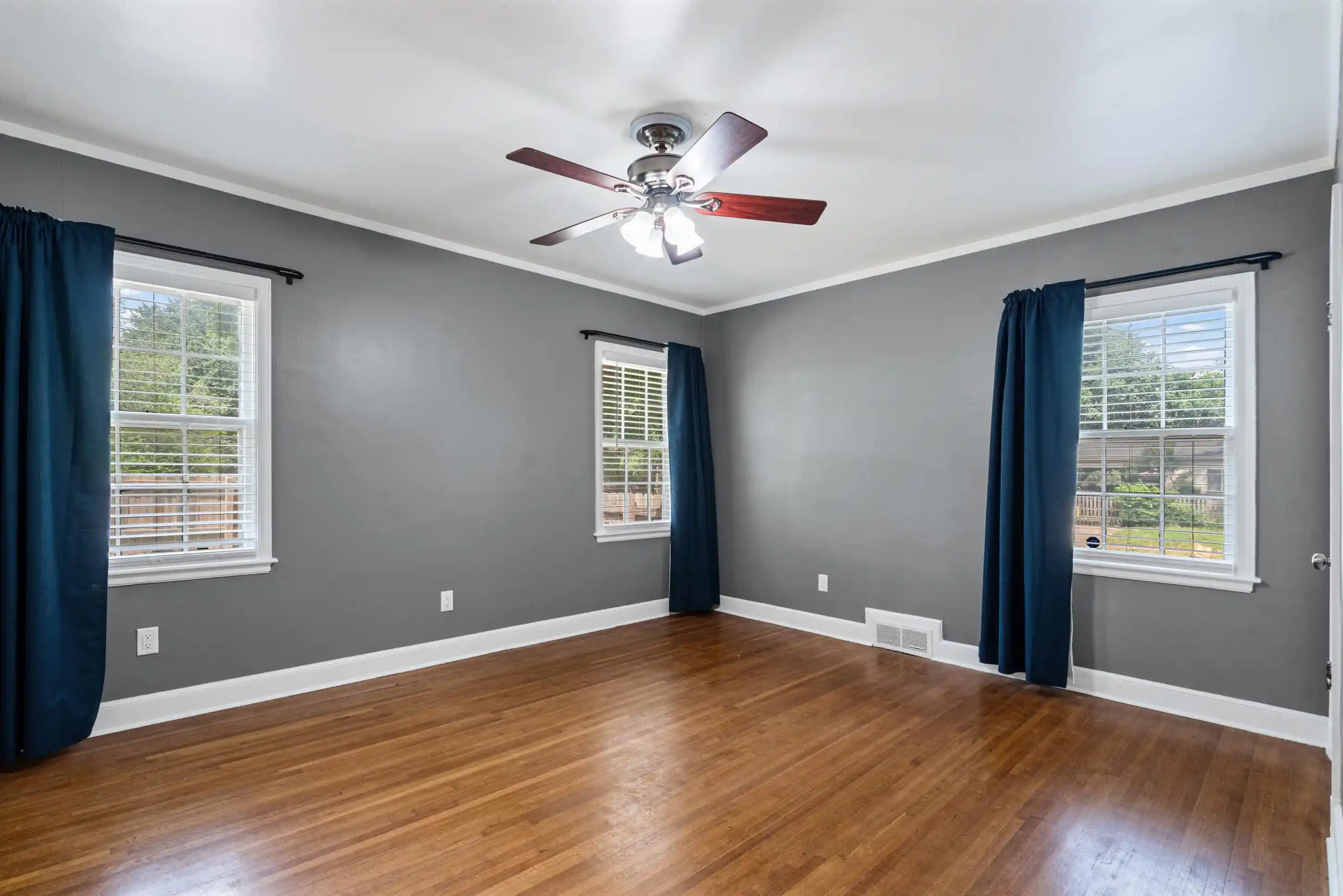Photo 4 of Single family home for sale at 3456 Walnut Grv Rd, Memphis, TN 38111 | MLS# 10223691 | Listing updated on 2026-09-22