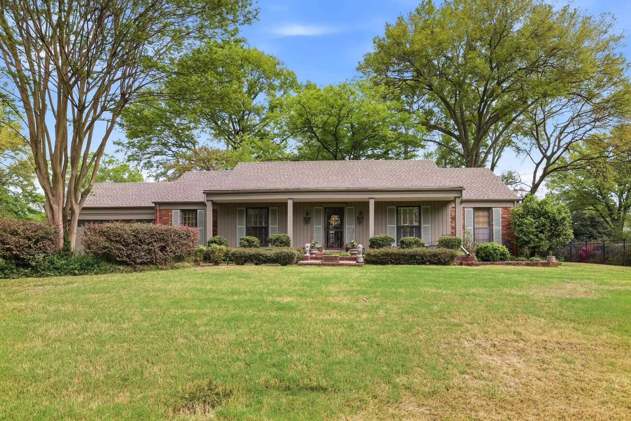 Photo 1 of Single family home for sale at 6668 Monmouth Dr, Memphis, TN 38120 | MLS# 10223736 | Listing updated on 2026-08-17