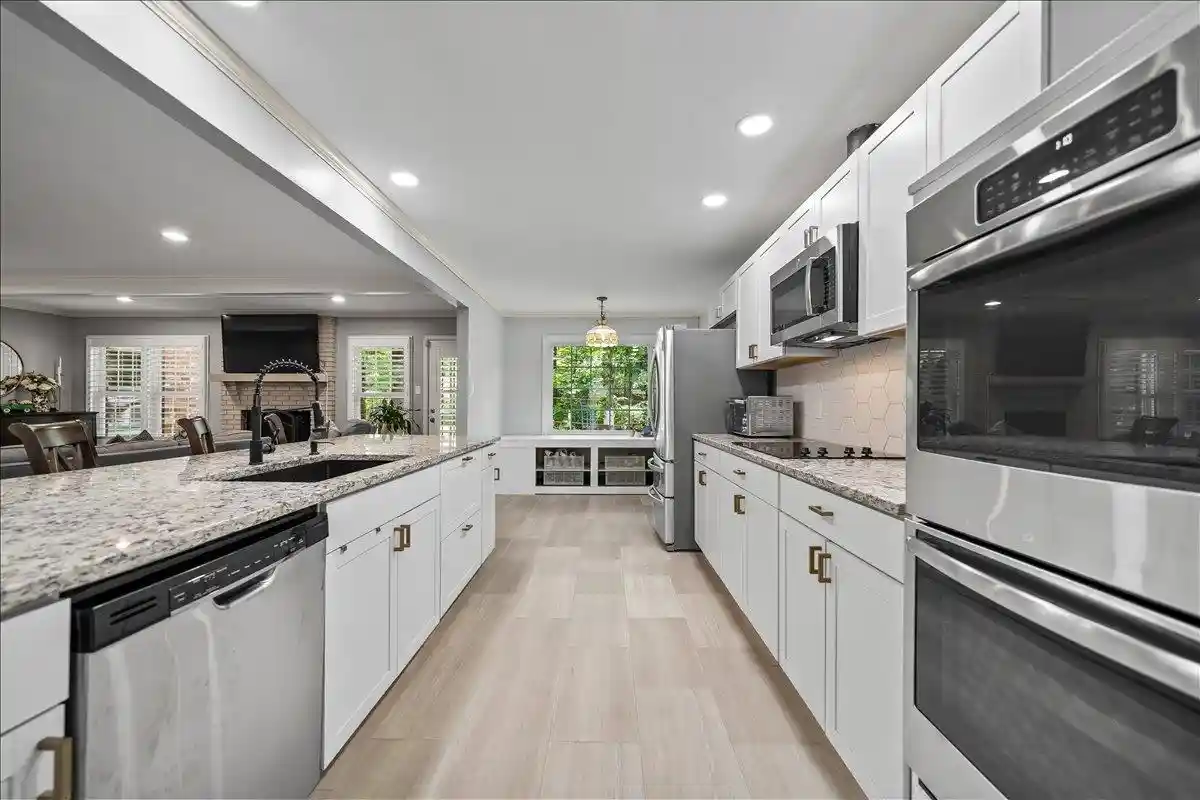 Photo 3 of Sale Pending at 2173 Lochlevin Dr, Memphis, TN 38119 | MLS# 10223784 | Listing updated on 2026-09-14