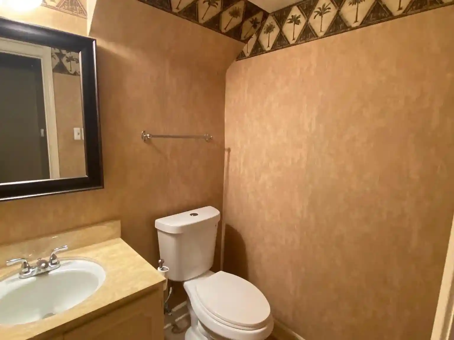 Photo 3 of Townhouse for sale at 5718 Quince Rd #13, Memphis, TN 38119 | MLS# 10223792 | Listing updated on 2026-08-18