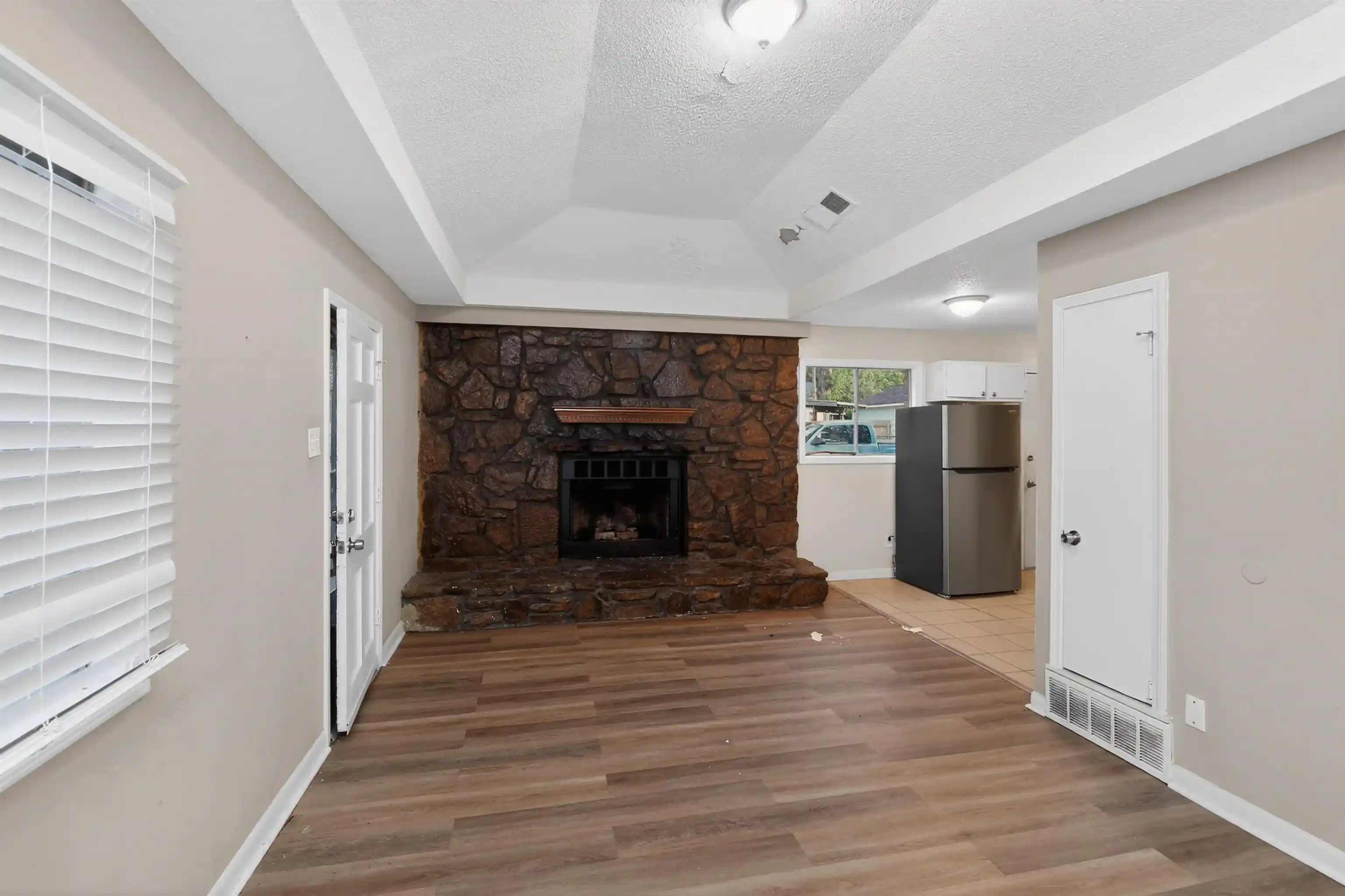 Photo 3 of Single family home for sale at 2911 Claudette Rd, Memphis, TN 38118 | MLS# 10223814 | Listing updated on 2026-09-21