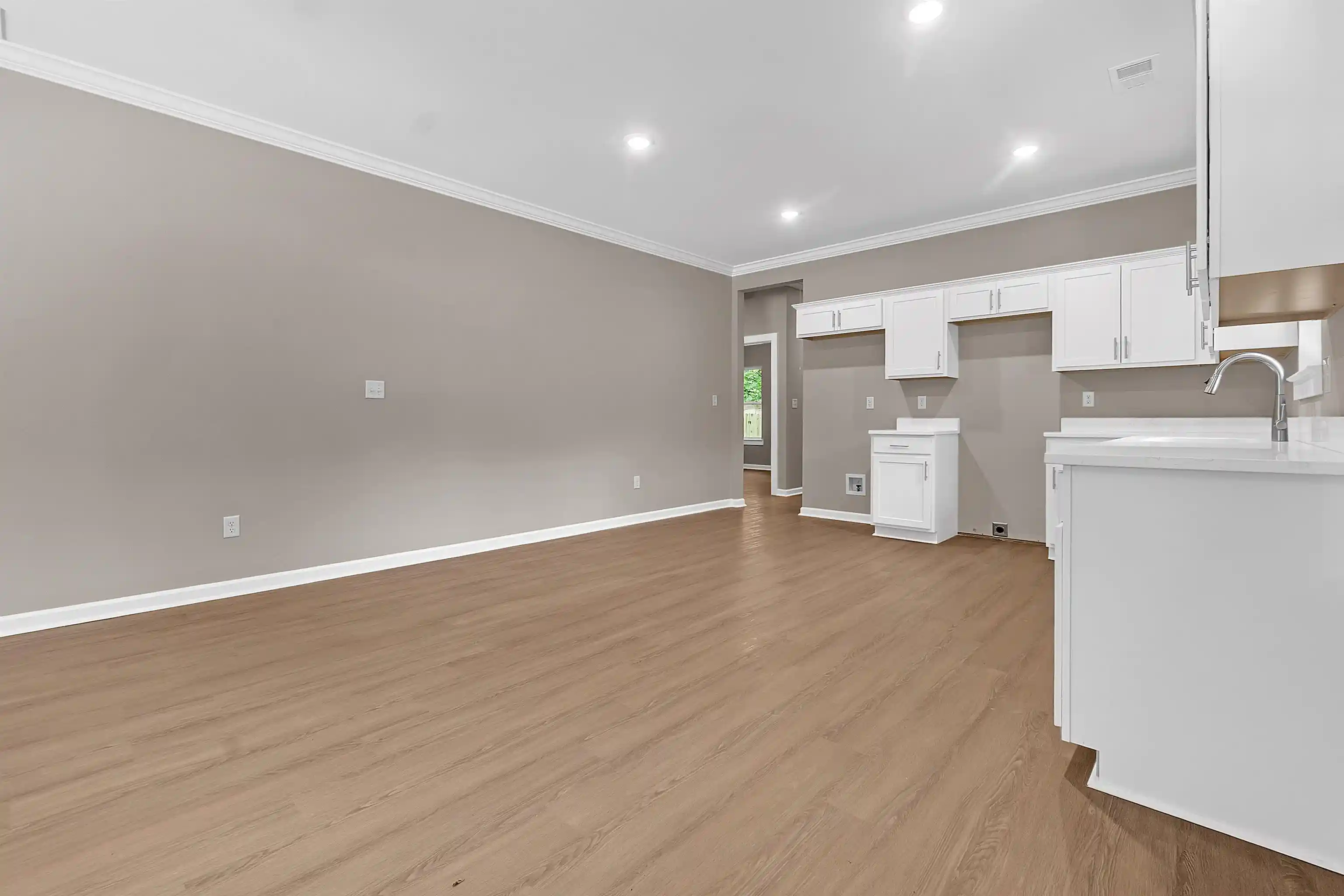 3rd image of 557 Lundee St, Memphis, TN 38111 | MLS# 10223828