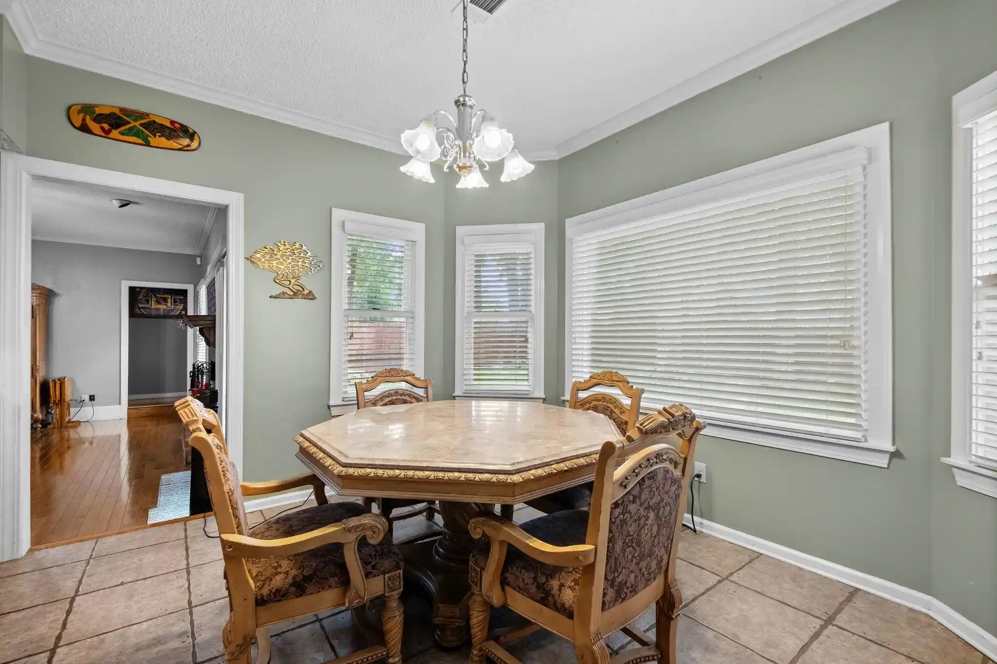 Photo 3 of Single family home for sale at 3076 Dee Ann Dr, Memphis, TN 38119 | MLS# 10223832 | Listing updated on 2026-09-11