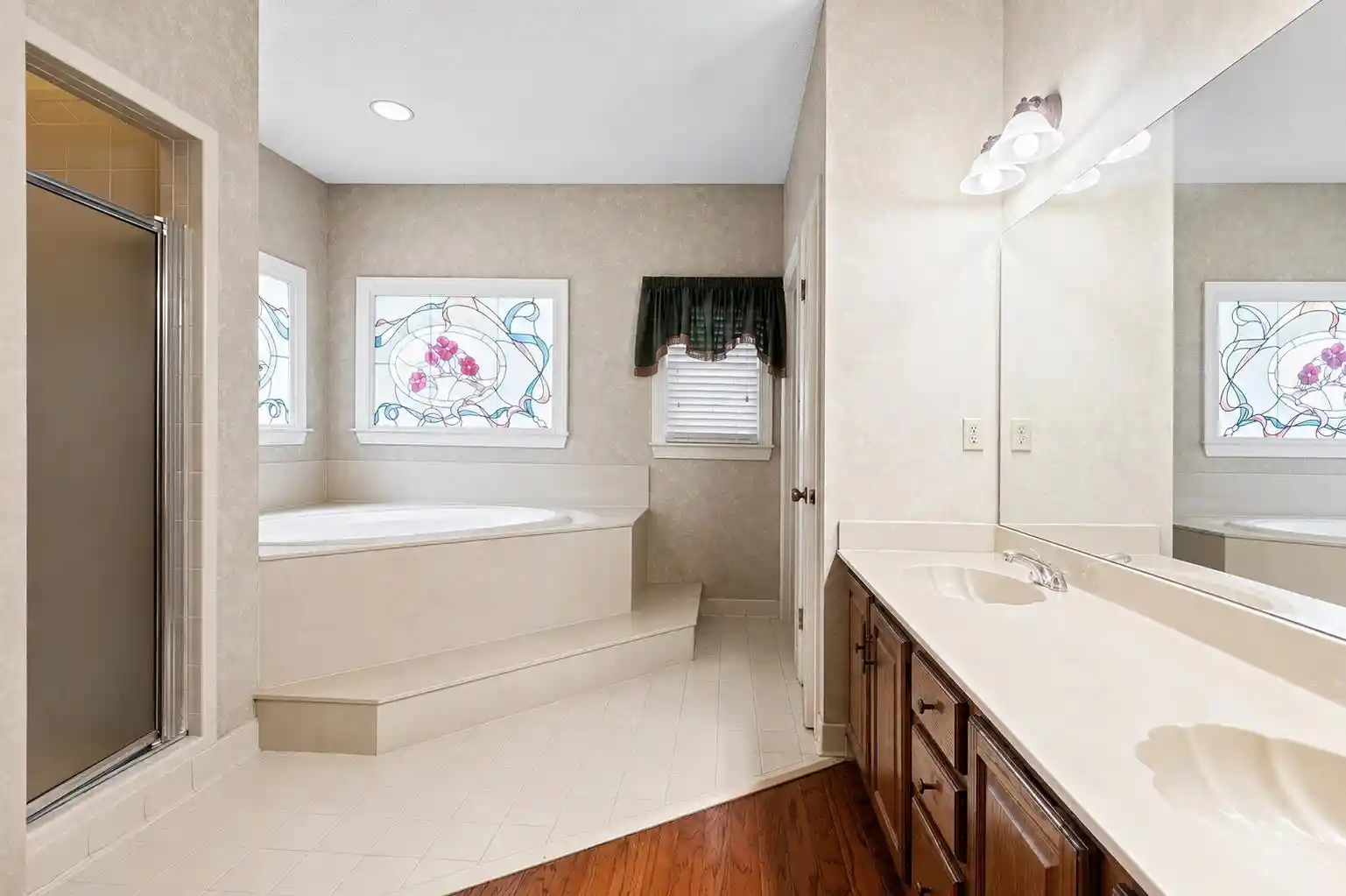 Photo 4 of Single family home for sale at 3076 Dee Ann Dr, Memphis, TN 38119 | MLS# 10223832 | Listing updated on 2026-09-11