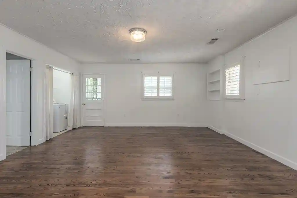 Photo 3 of Sale Pending at 481 Vaughn Rd, Memphis, TN 38122 | MLS# 10223837 | Listing updated on 2026-09-12