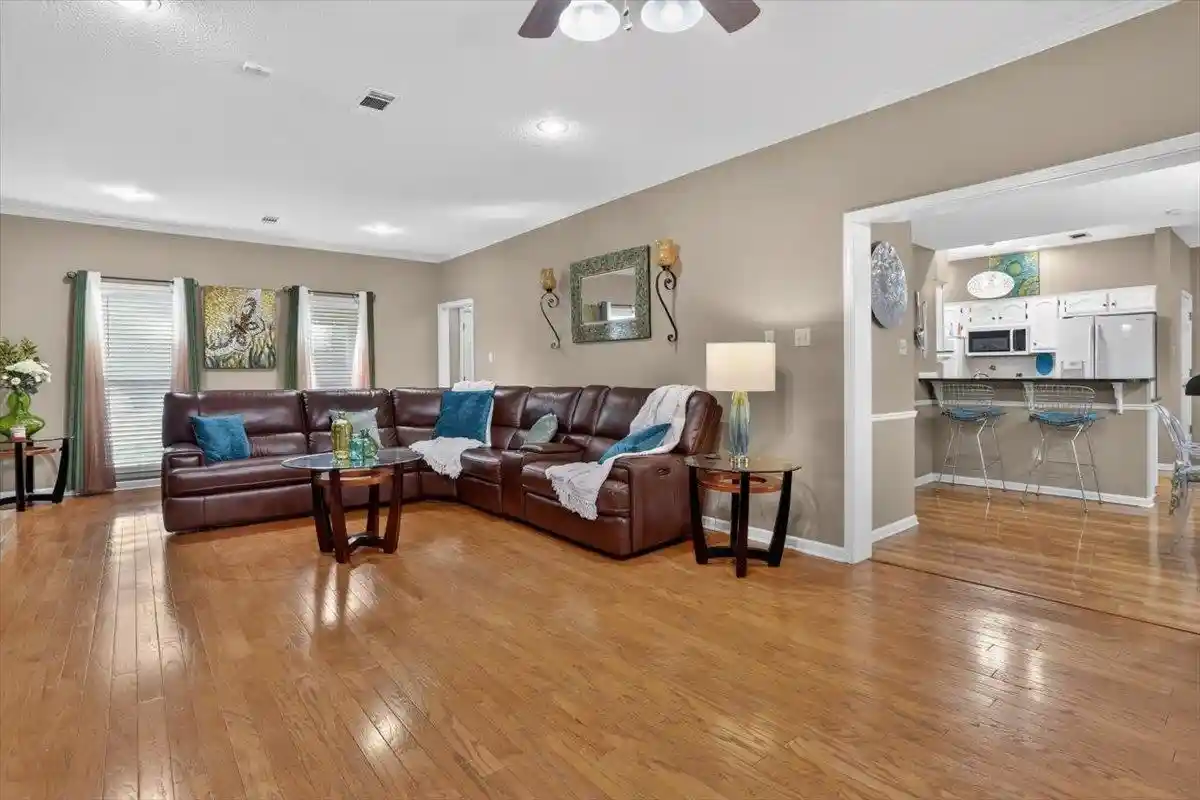Photo 3 of Sale Pending at 8280 Timber Oaks Cv, Cordova, TN 38018 | MLS# 10223844 | Listing updated on 2026-09-25