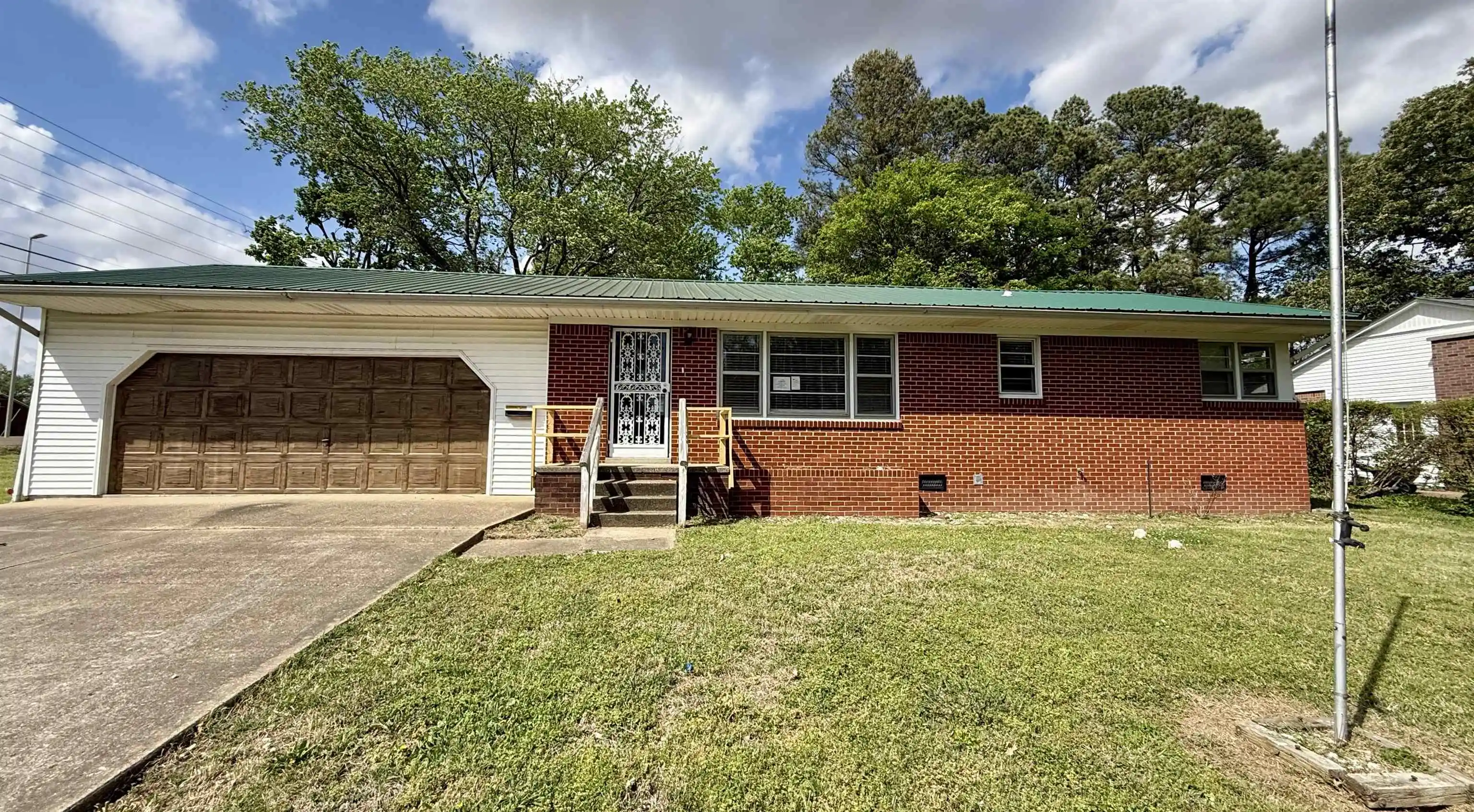 Homes for sale in Union City, TN | 1500 E Mathews St, Union City, TN 38261 | MLS# 10223848