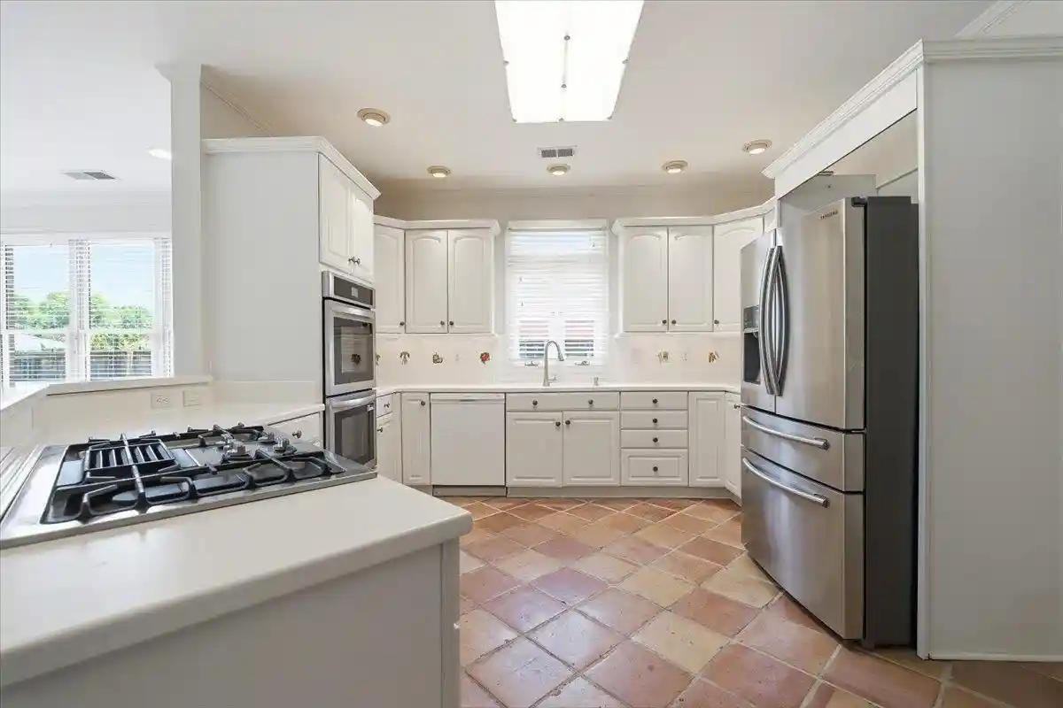 3rd image of 9866 S Houston Oak Dr, Germantown, TN 38139 | MLS# 10223851