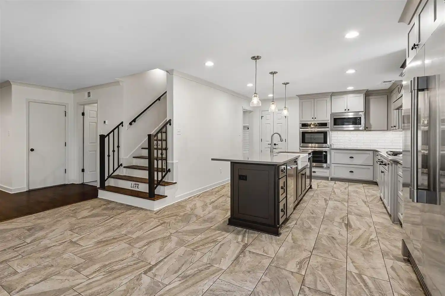 2nd image of 8970 Farmoor Rd, Germantown, TN 38139 | MLS# 10223856