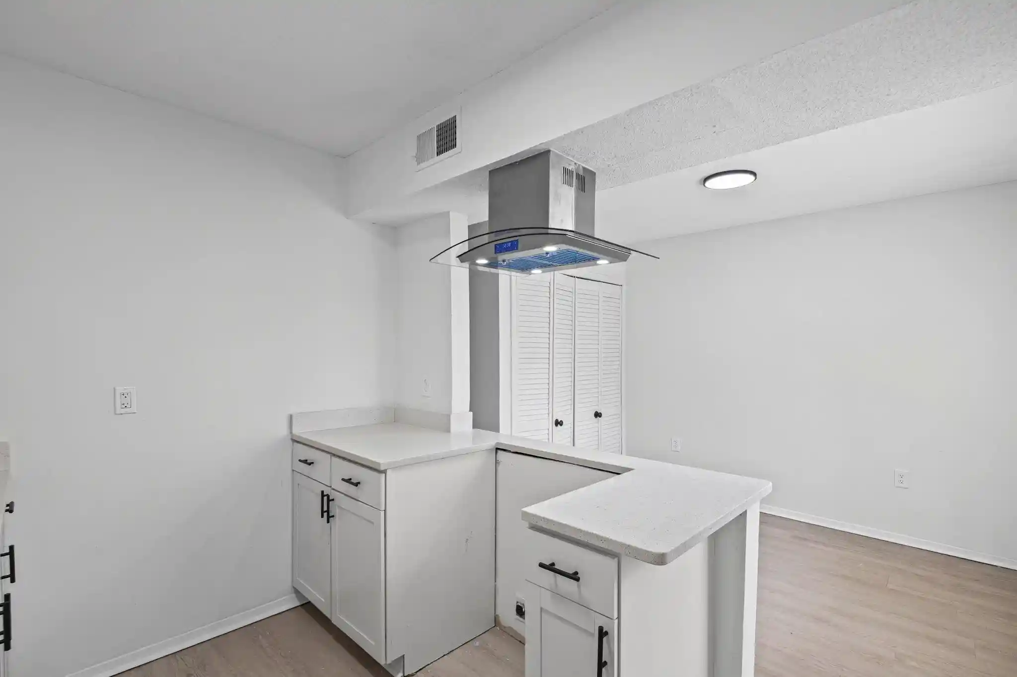 Photo 2 of Condo for sale at 508 Peabody Sq #508, Memphis, TN 38104 | MLS# 10223872 | Listing updated on 2026-09-07