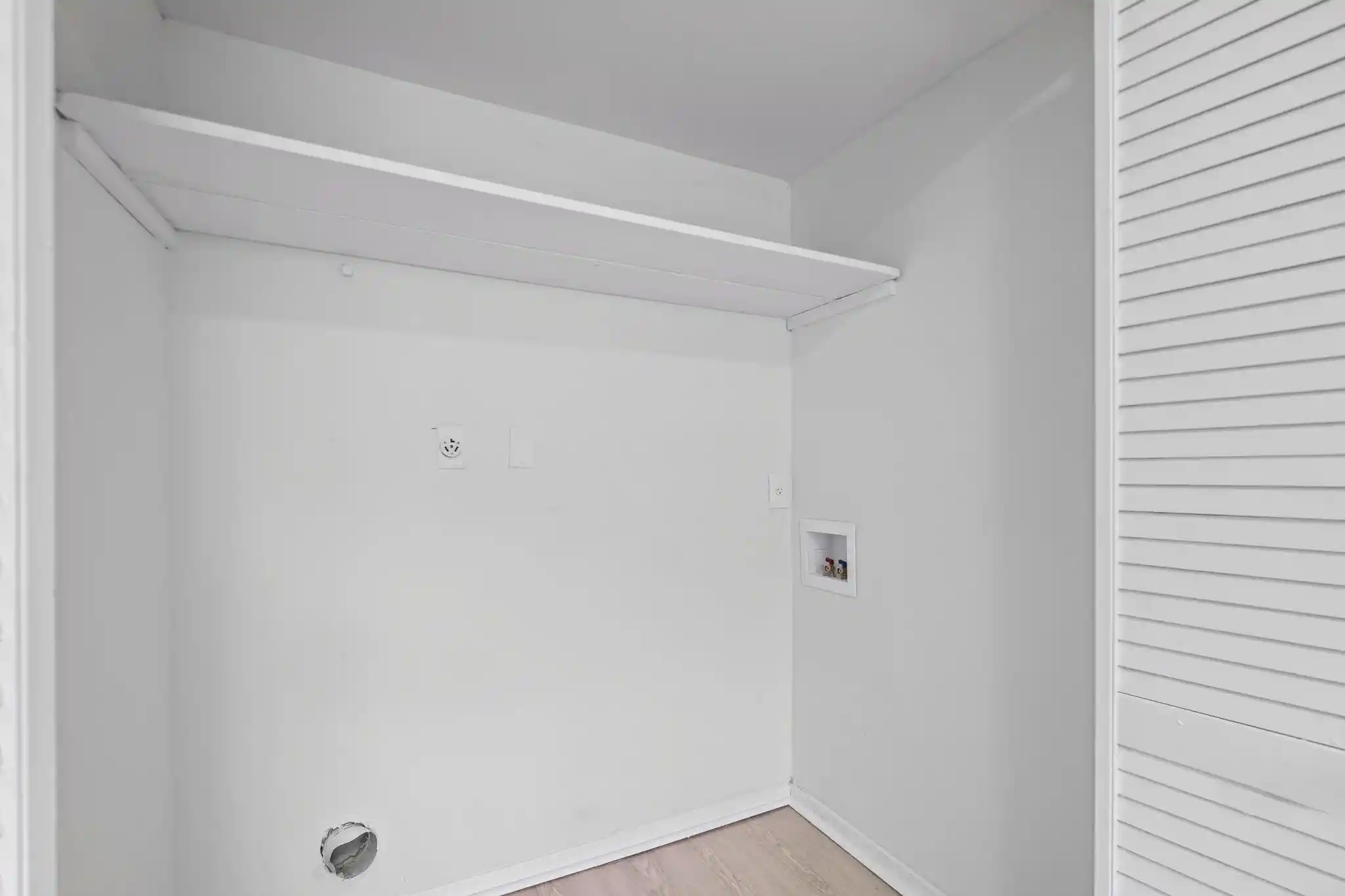 Photo 3 of Condo for sale at 508 Peabody Sq #508, Memphis, TN 38104 | MLS# 10223872 | Listing updated on 2026-09-07
