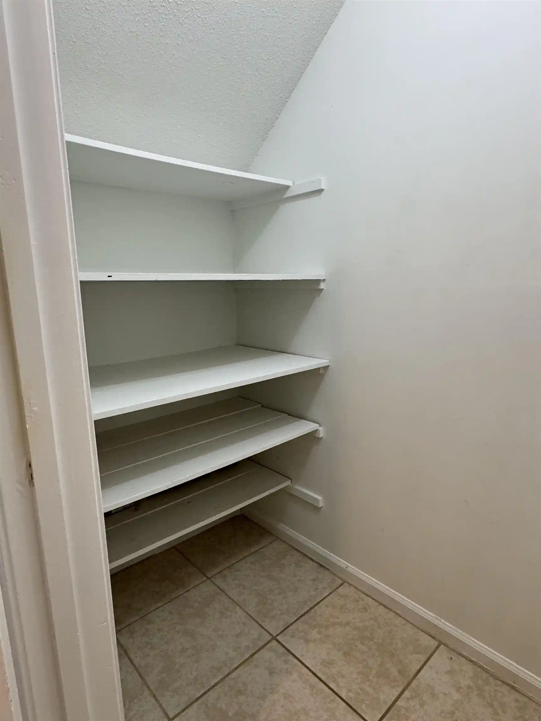 Photo 2 of Sale Pending at 5659 Hinton Pl, Memphis, TN 38119 | MLS# 10223875 | Listing updated on 2026-09-18
