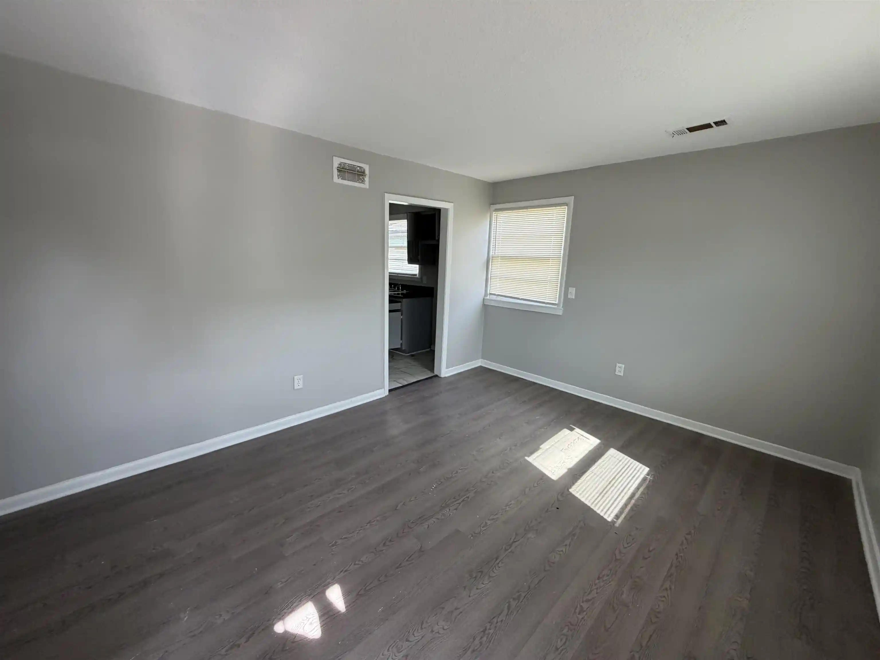 Photo 3 of Single family home for sale at 3525 Rochester Rd, Memphis, TN 38109 | MLS# 10223892 | Listing updated on 2026-10-21