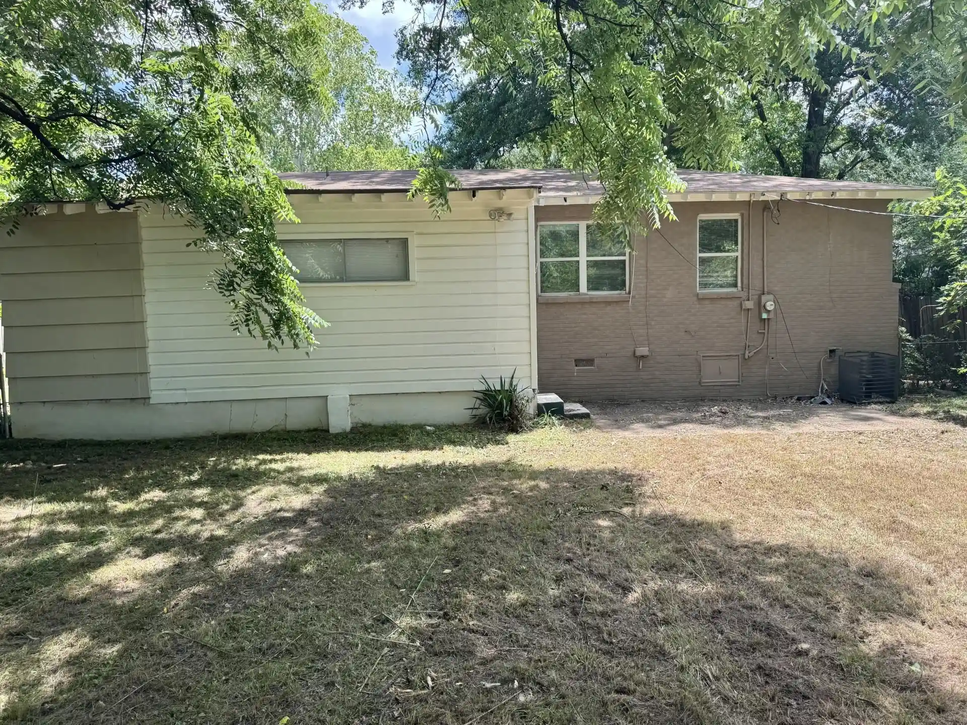 Photo 3 of Single family home for sale at 5433 Loch Lomond Rd, Memphis, TN 38116 | MLS# 10224024 | Listing updated on 2026-09-21