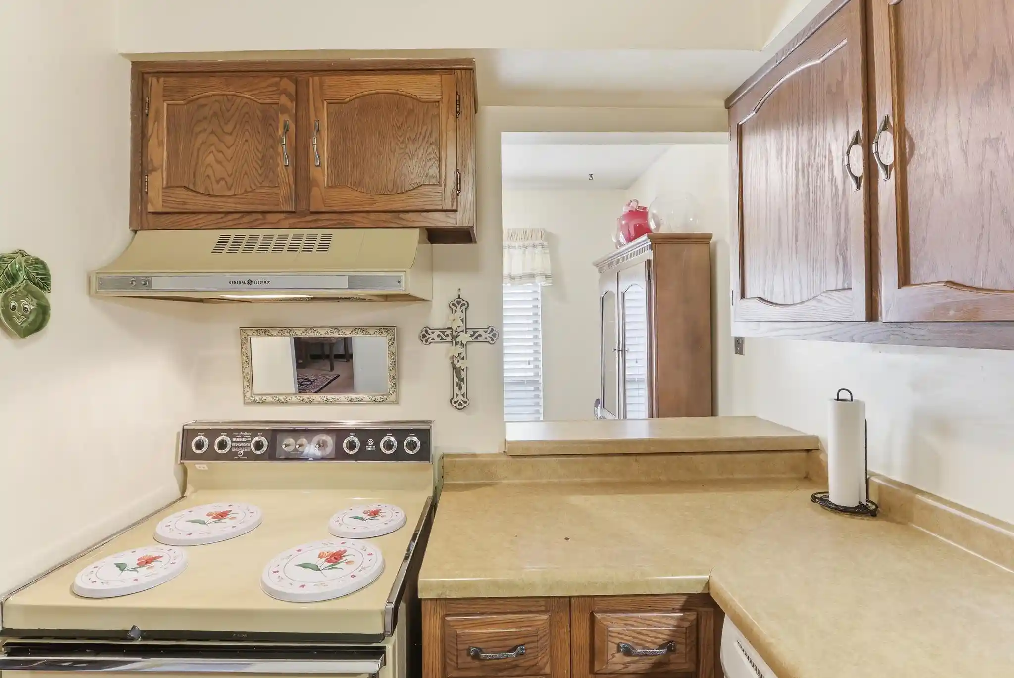 Listing Photo 3 - Condo for sale in building located at 4014 Graham Oaks Ct, Memphis, TN 38122 - Unit #9