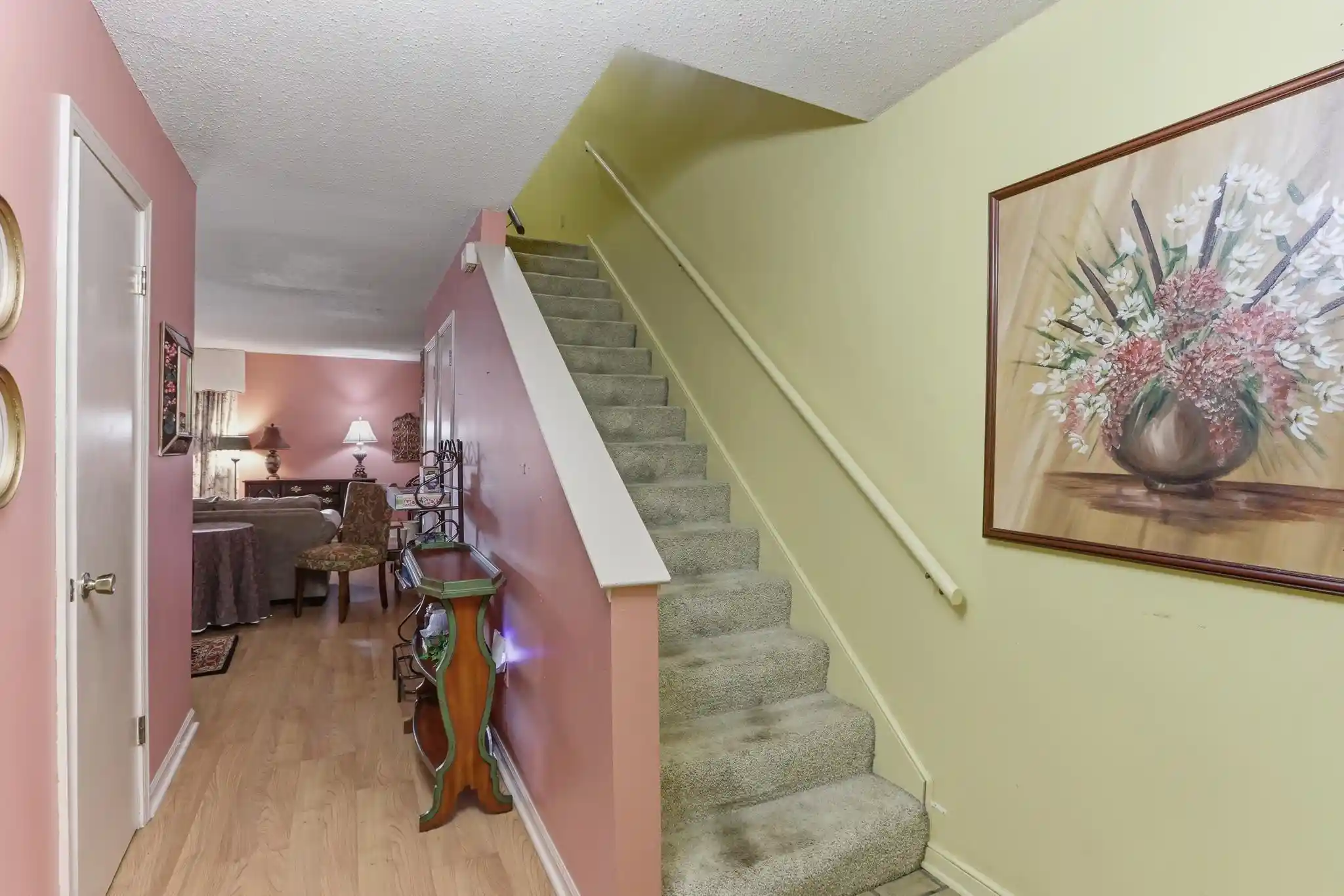 Listing Photo 5 - Condo for sale in building located at 4014 Graham Oaks Ct, Memphis, TN 38122 - Unit #9