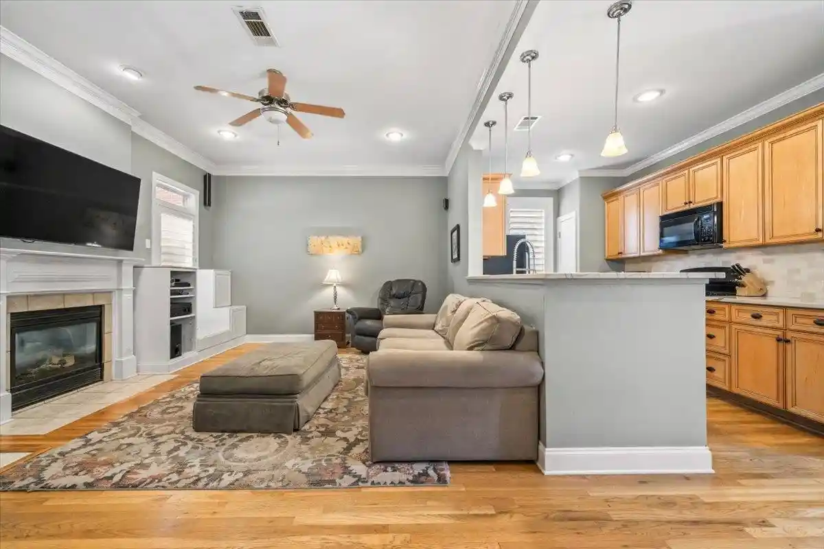 Photo 3 of Sale Pending at 4 Mina Ave, Memphis, TN 38103 | MLS# 10224038 | Listing updated on 2026-10-07