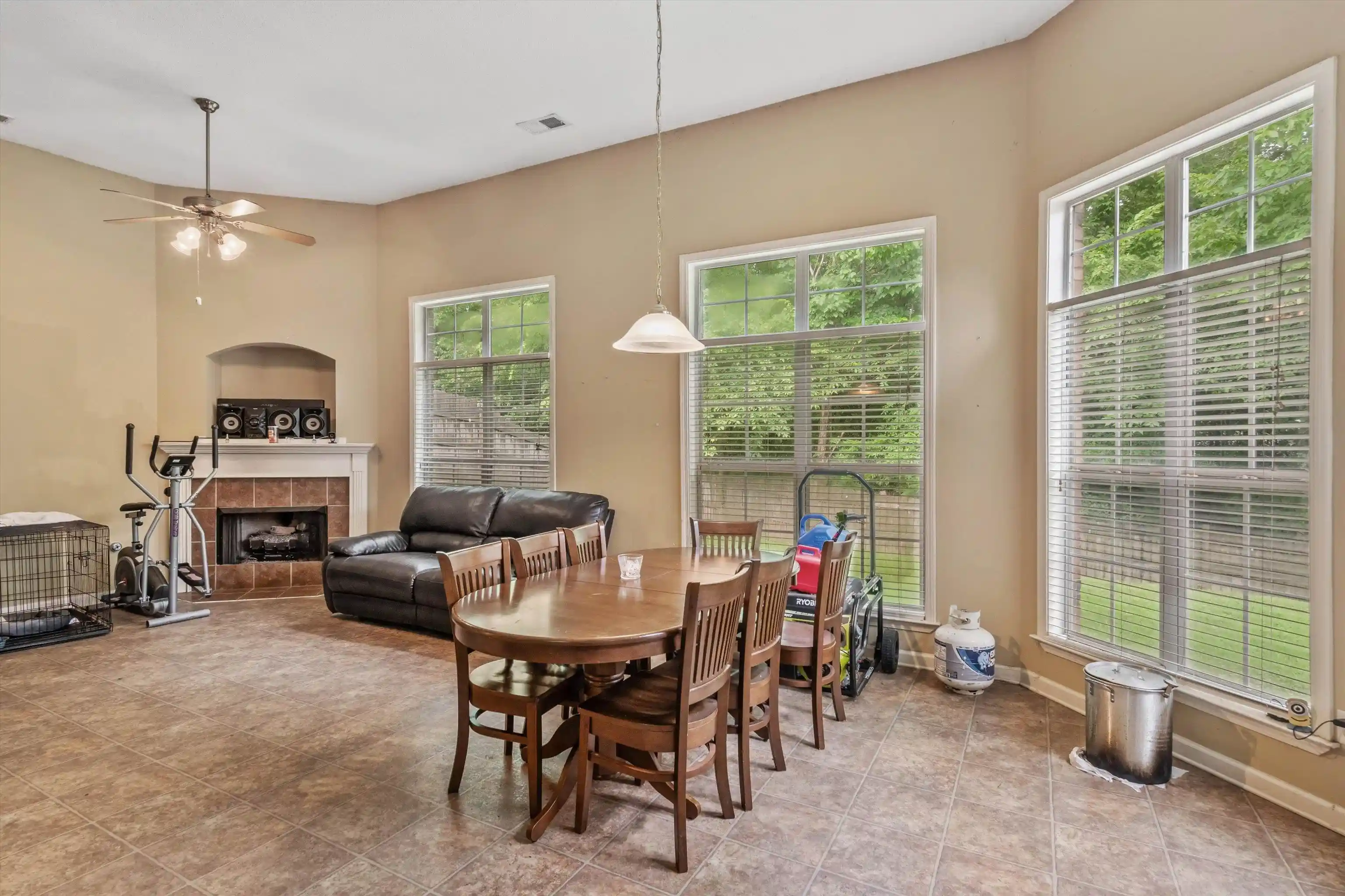 Photo 2 of Single family home for sale at 1626 Sutton Meadow Ln, Cordova, TN 38016 | MLS# 10224054 | Listing updated on 2026-10-07