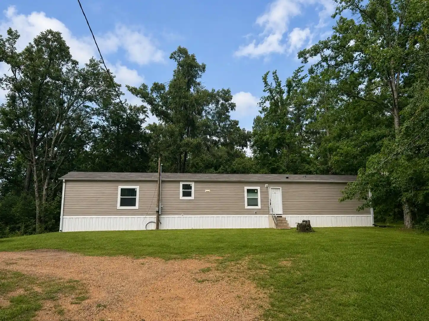 Photo 1 of Single family home for sale at 4080 Pyburns Dr, Savannah, TN 38372 | MLS# 10224090 | Listing updated on 2026-09-15
