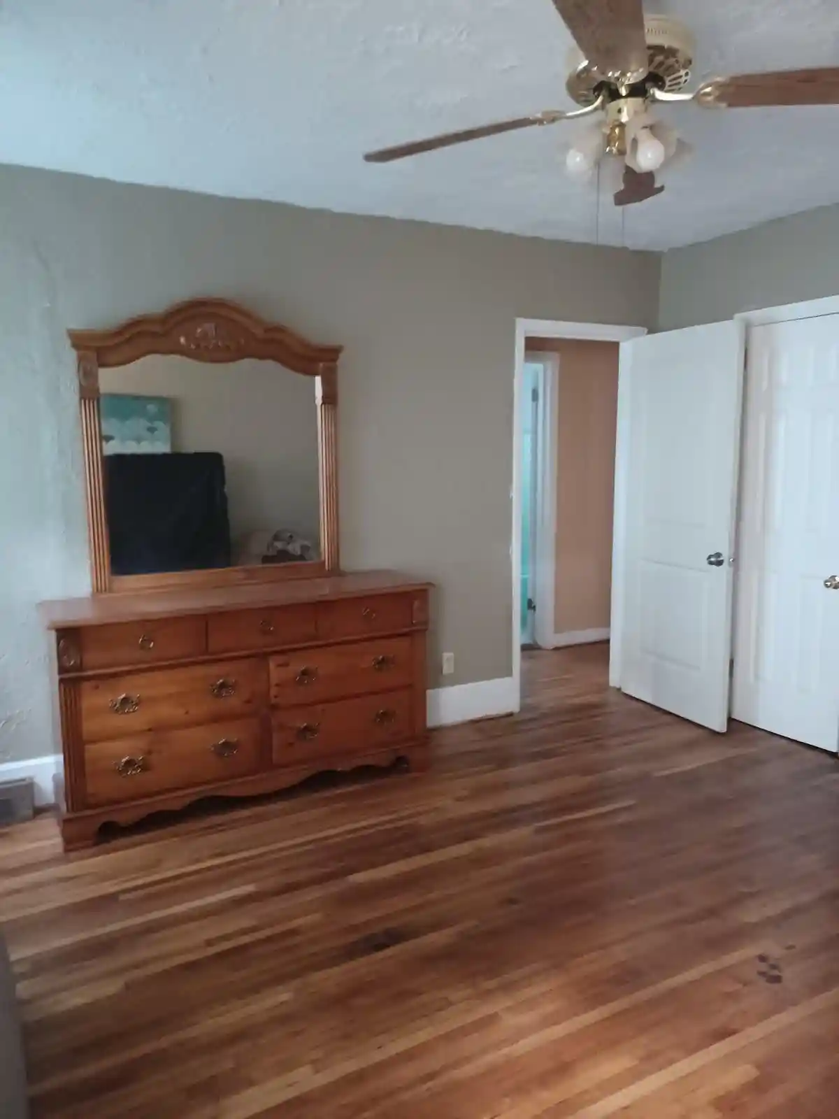 Photo 3 of Single family home for sale at 1351 E Mallory Ave, Memphis, TN 38106 | MLS# 10224108 | Listing updated on 2026-07-06