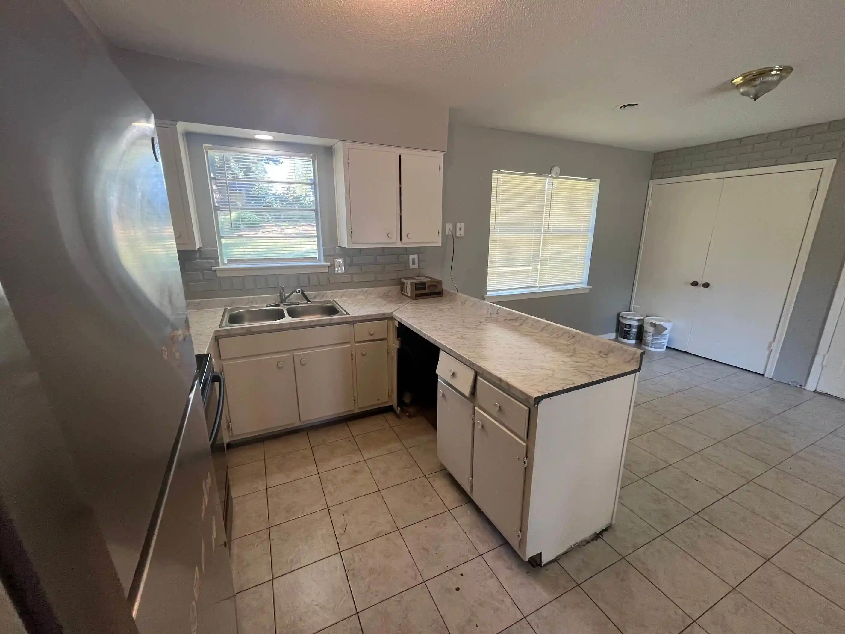 Photo 2 of Single family home for sale at 4575 Spring Glen Dr, Memphis, TN 38128 | MLS# 10224142 | Listing updated on 2026-09-12