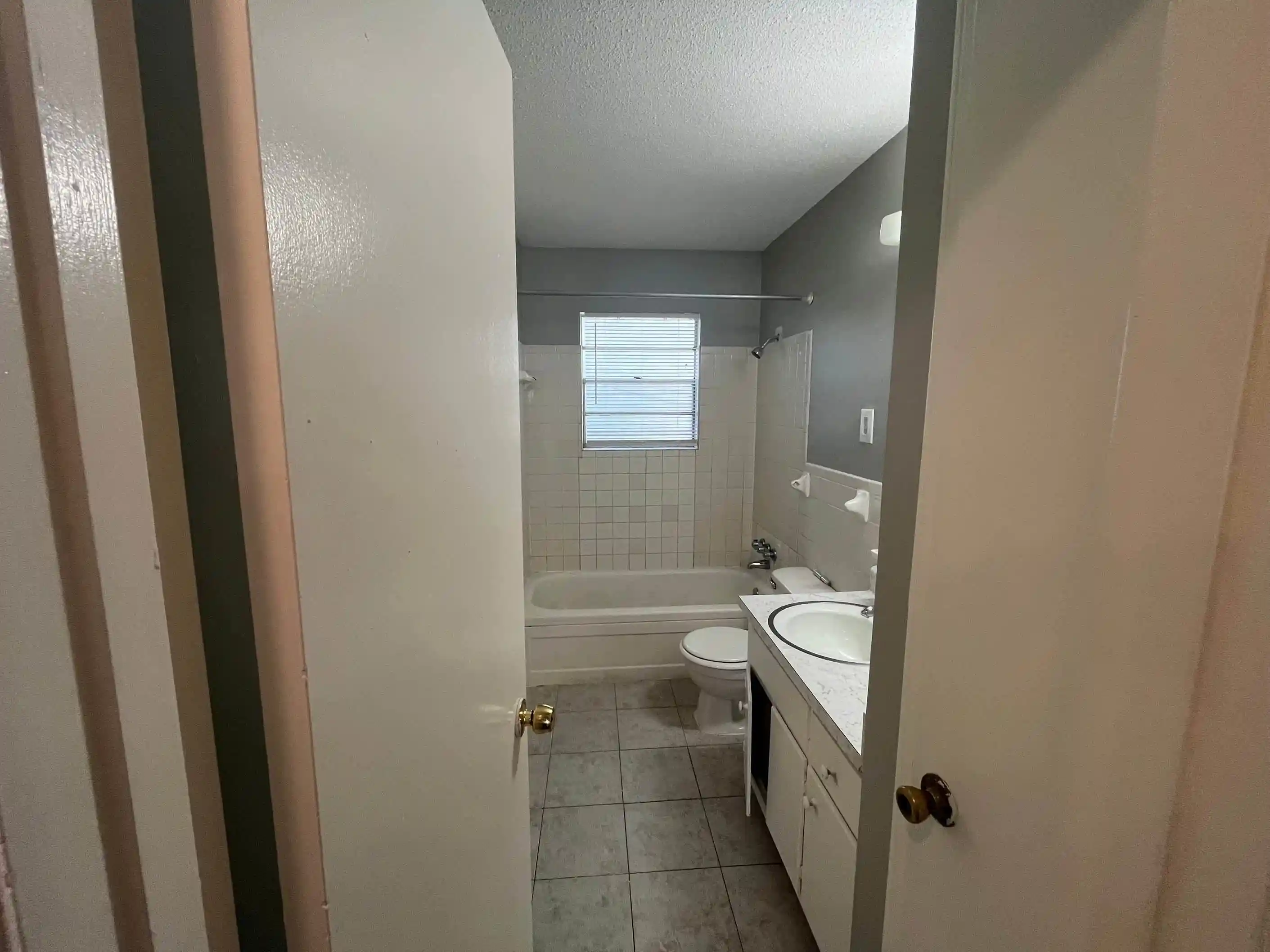 Photo 3 of Single family home for sale at 4575 Spring Glen Dr, Memphis, TN 38128 | MLS# 10224142 | Listing updated on 2026-09-12