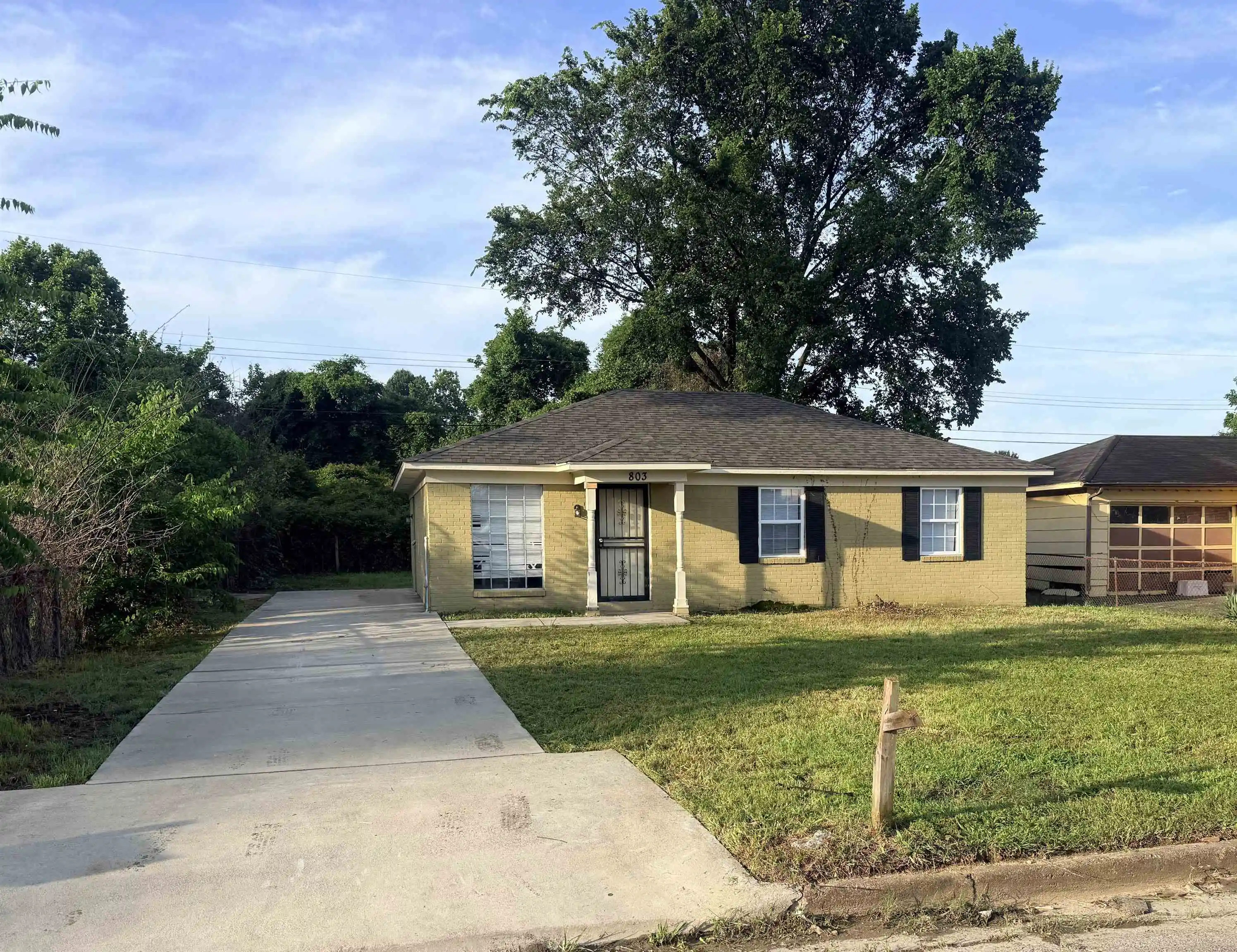 Photo 1 of Single family home for sale at 803 Cavalier Dr, Memphis, TN 38109 | MLS# 10224165 | Listing updated on 2026-09-26