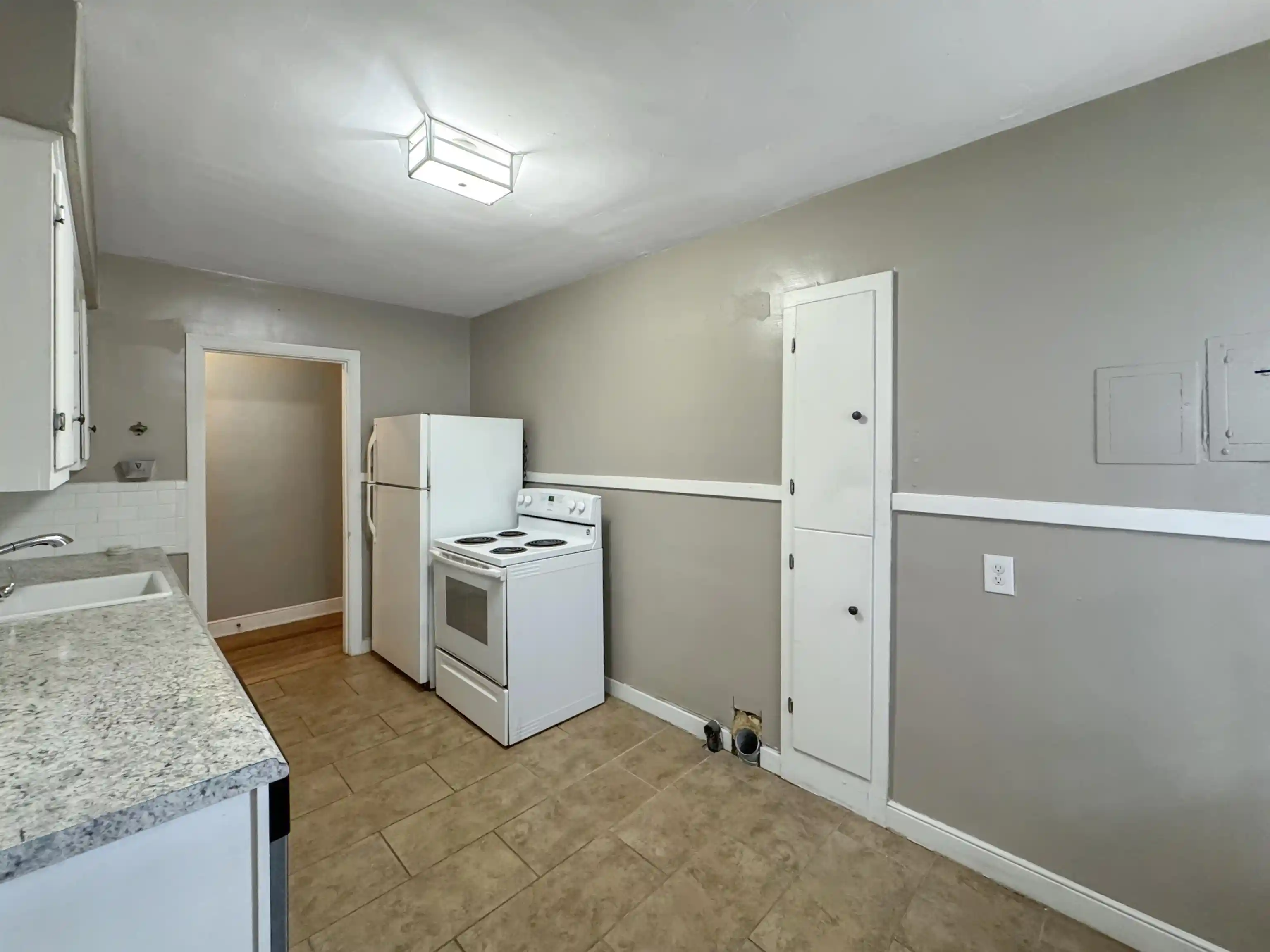 Photo 2 of Multi family home for sale at 2022 Courtland Pl, Memphis, TN 38104 | MLS# 10224227 | Listing updated on 2026-06-22