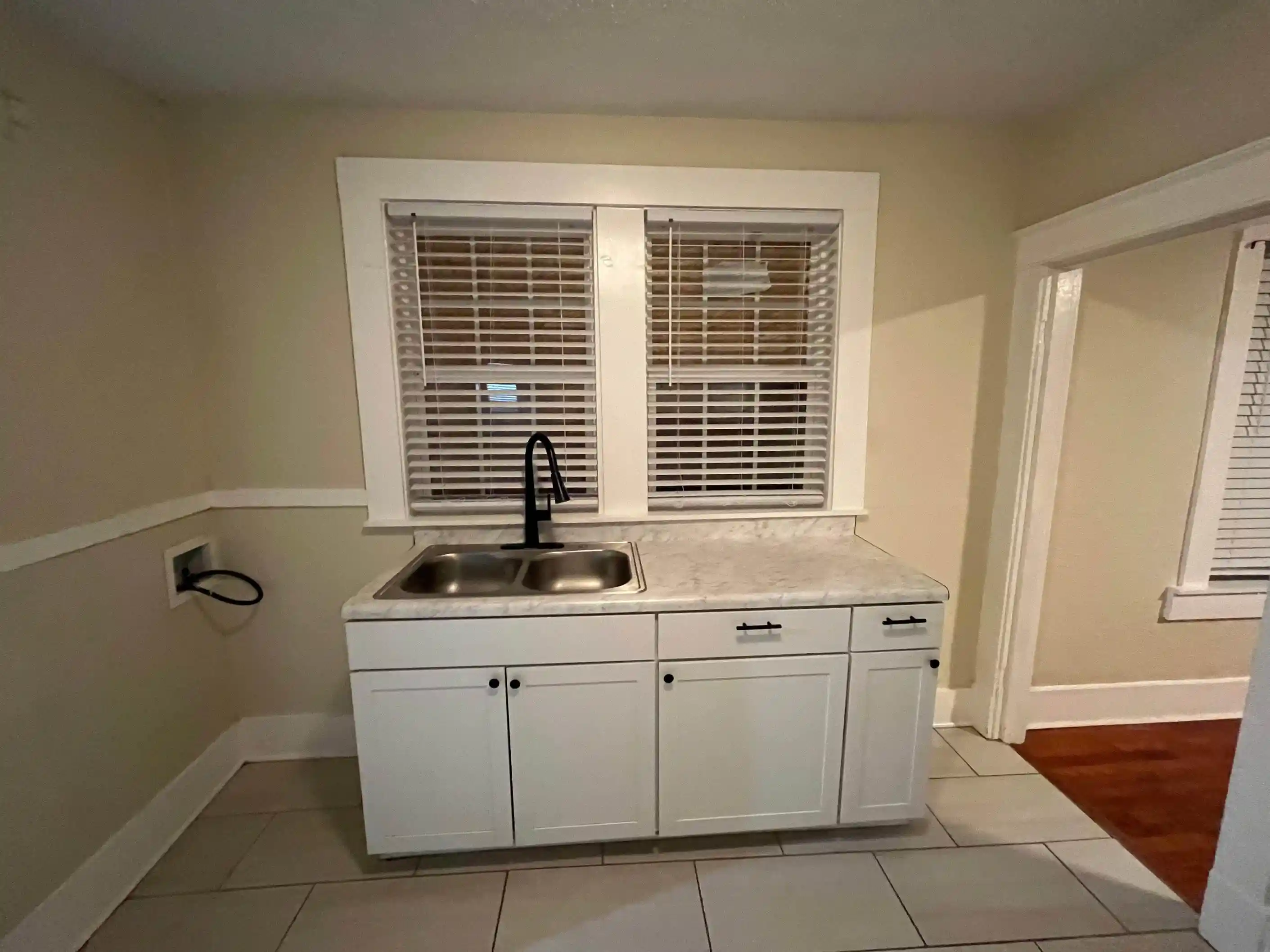 Photo 3 of Single family home for sale at 923 Garland St, Memphis, TN 38107 | MLS# 10224242 | Listing updated on 2026-09-12
