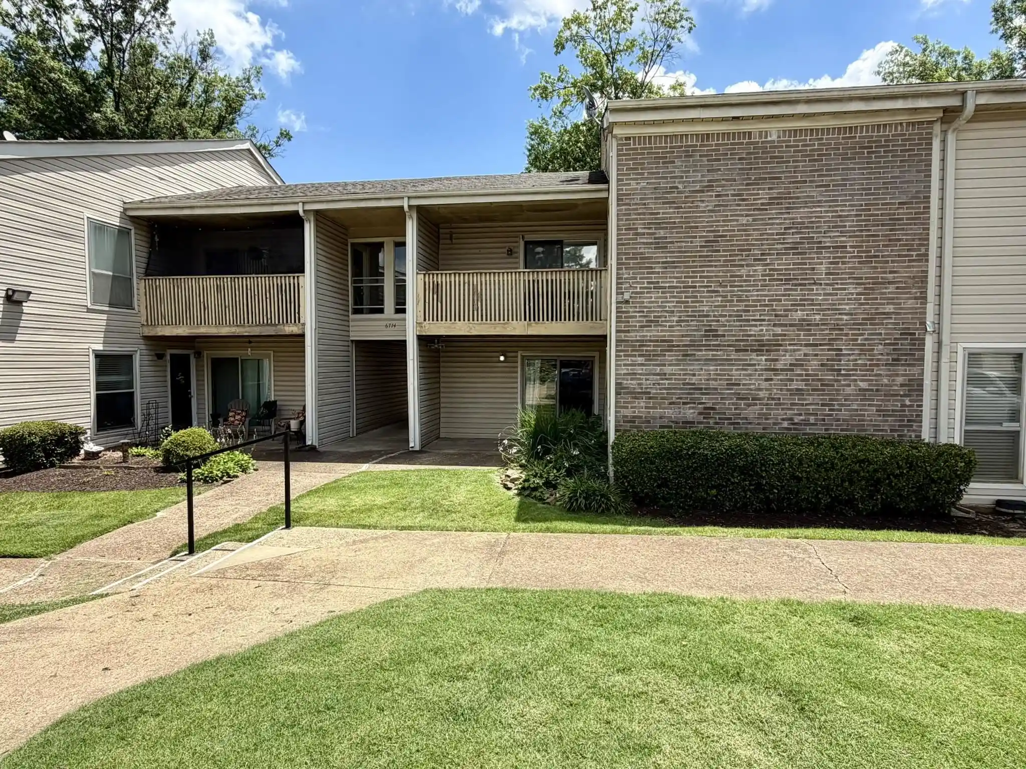 Photo 1 of Townhouse for sale at 6774 Enchanted Oak Pl #4, Memphis, TN 38120 | MLS# 10224248 | Listing updated on 2026-09-01